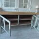 Buffet, desserte vintage réenchanté en vert de gris, plateau  bois.