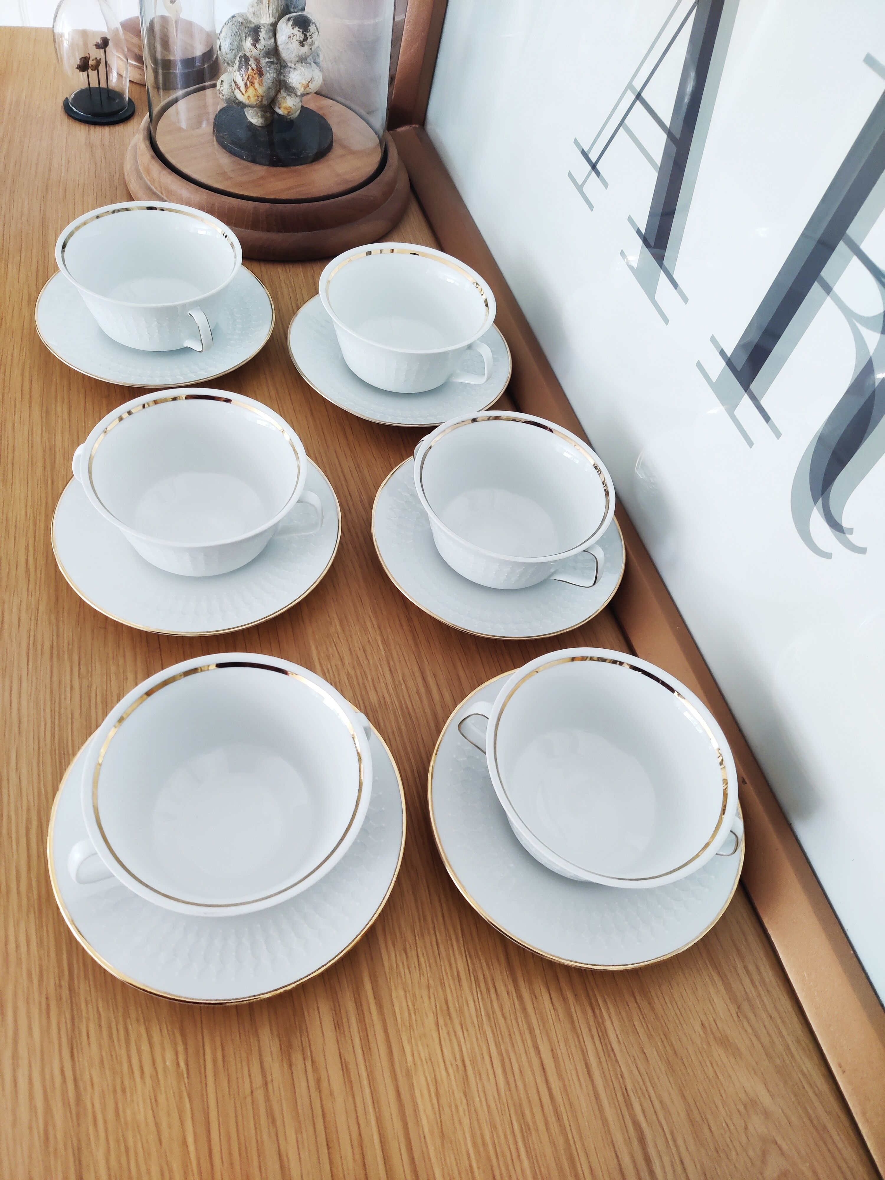 6 tasses et soucoupes à thé