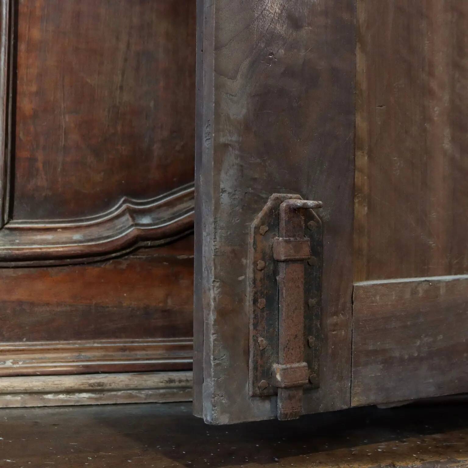 Antique walnut and poplar buffet, Italy 18th century