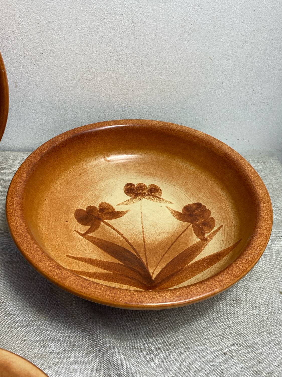 Glazed stoneware table service
