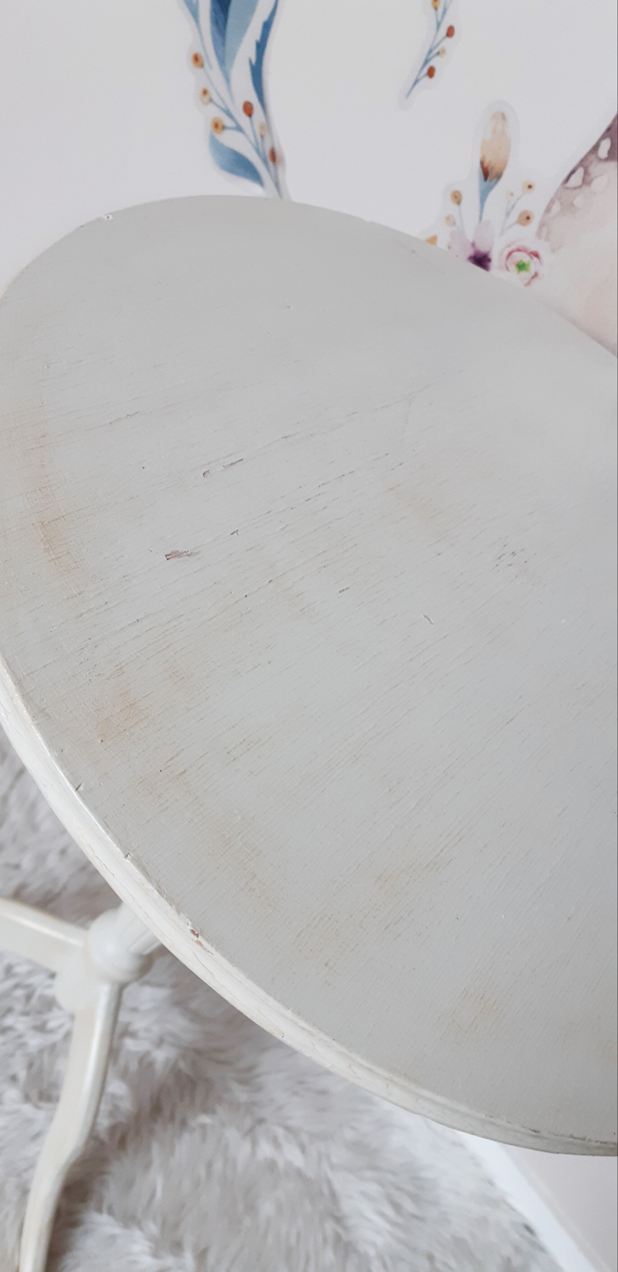 Round table, shabby chic pedestal table