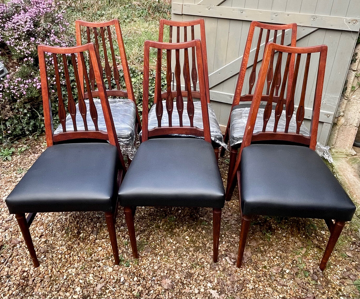 6 Scandinavian chairs