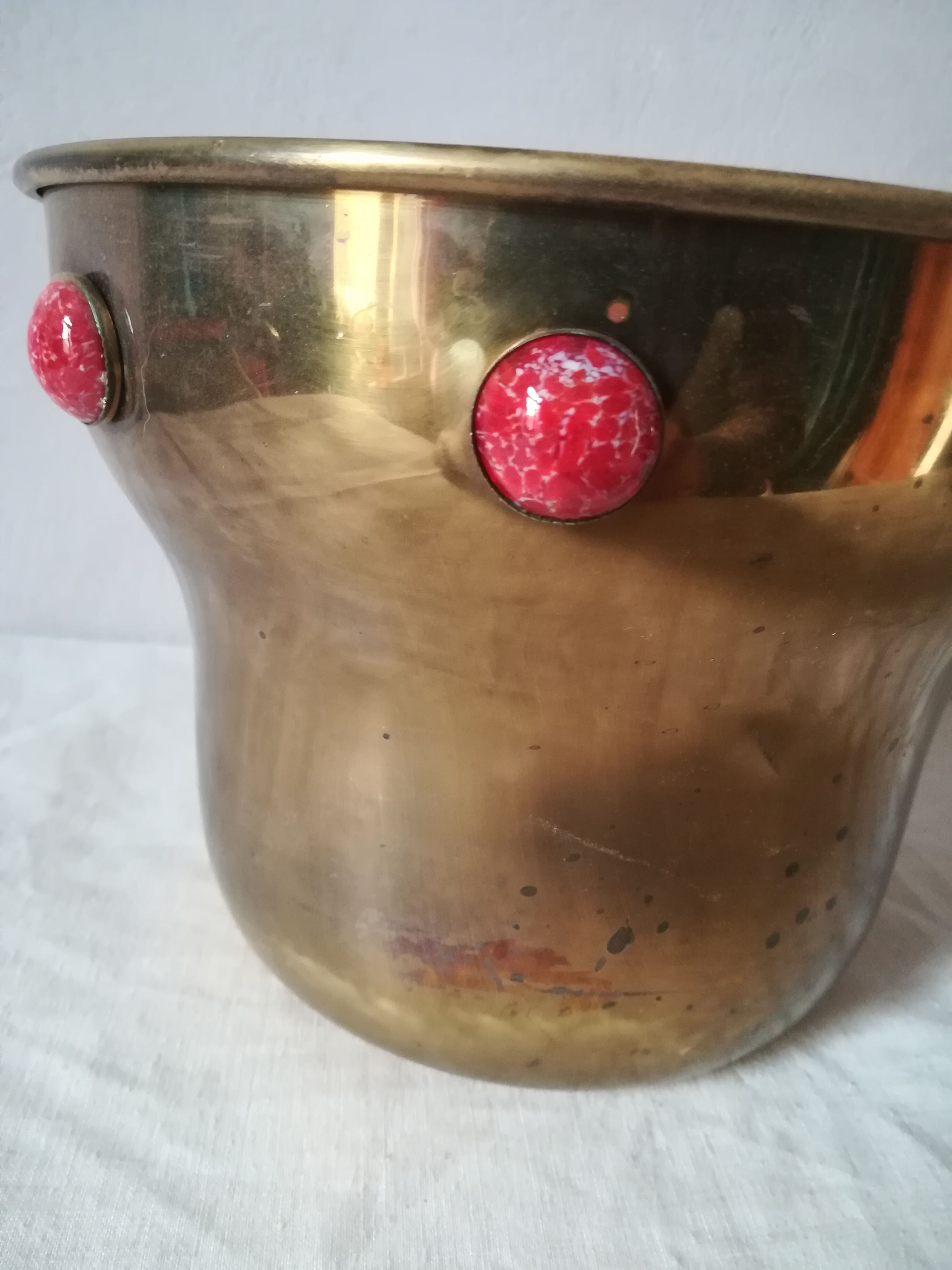 Golden pot cover