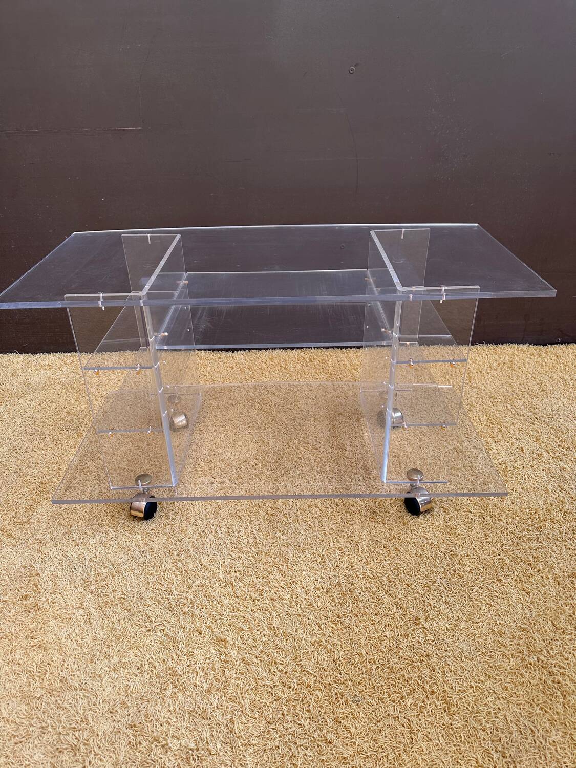 Hi-fi furniture in altuglass by David Lange