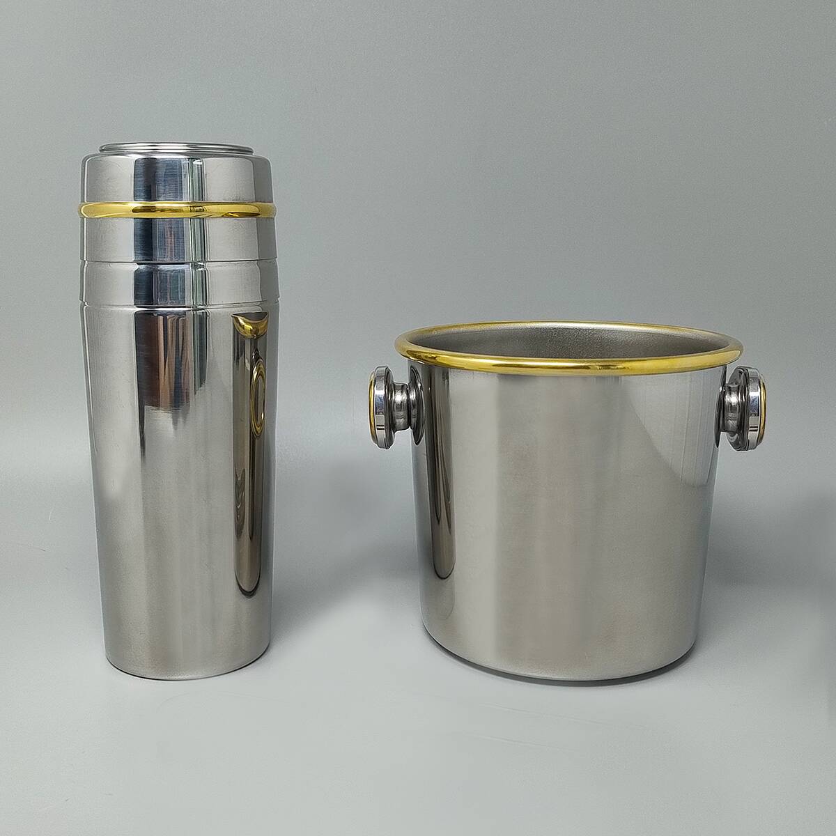 1970s Gorgeous Cocktail Shaker in Gold 24K and Stainless Steel With Ice Buc