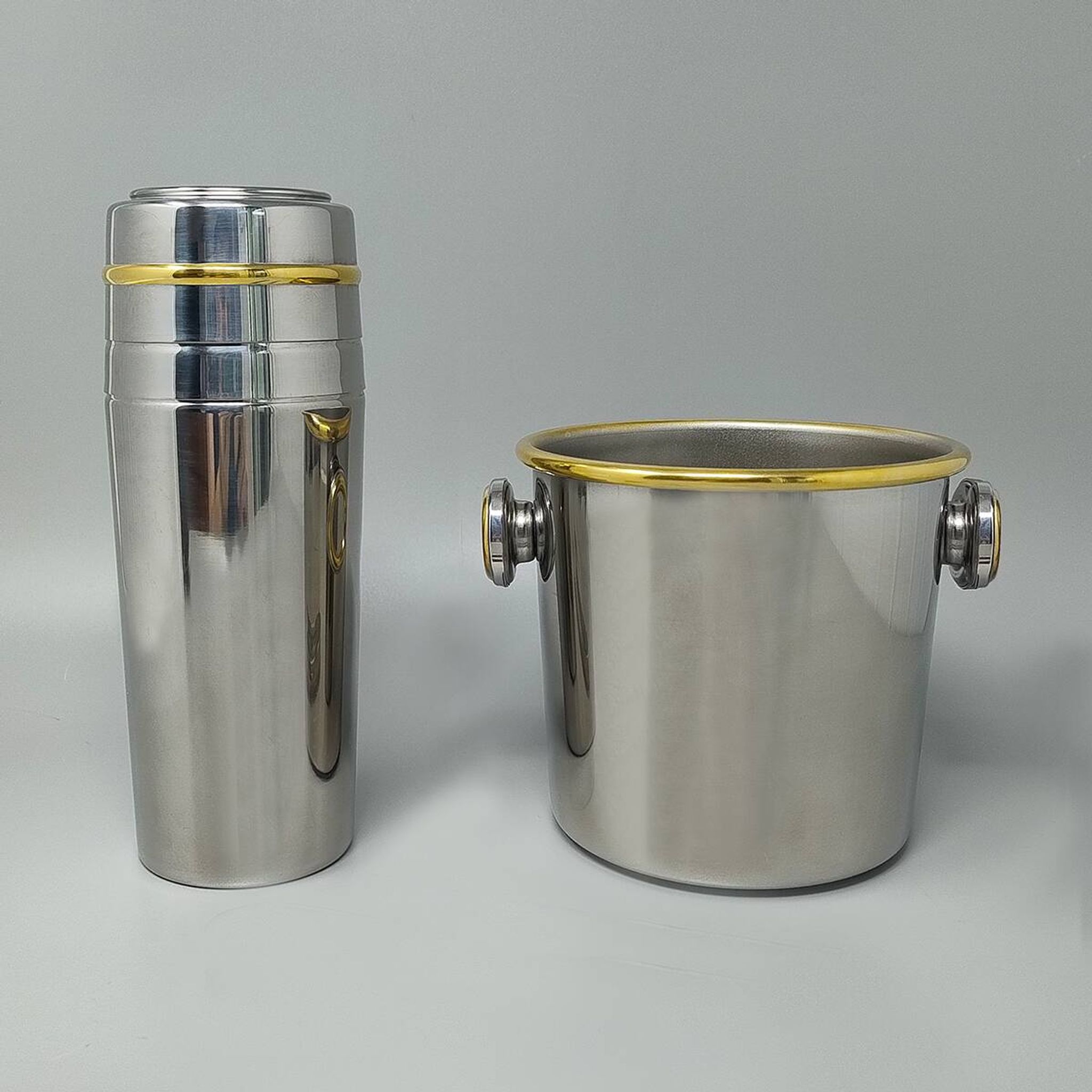 1970s Gorgeous Cocktail Shaker in Gold 24K and Stainless Steel With Ice Buc