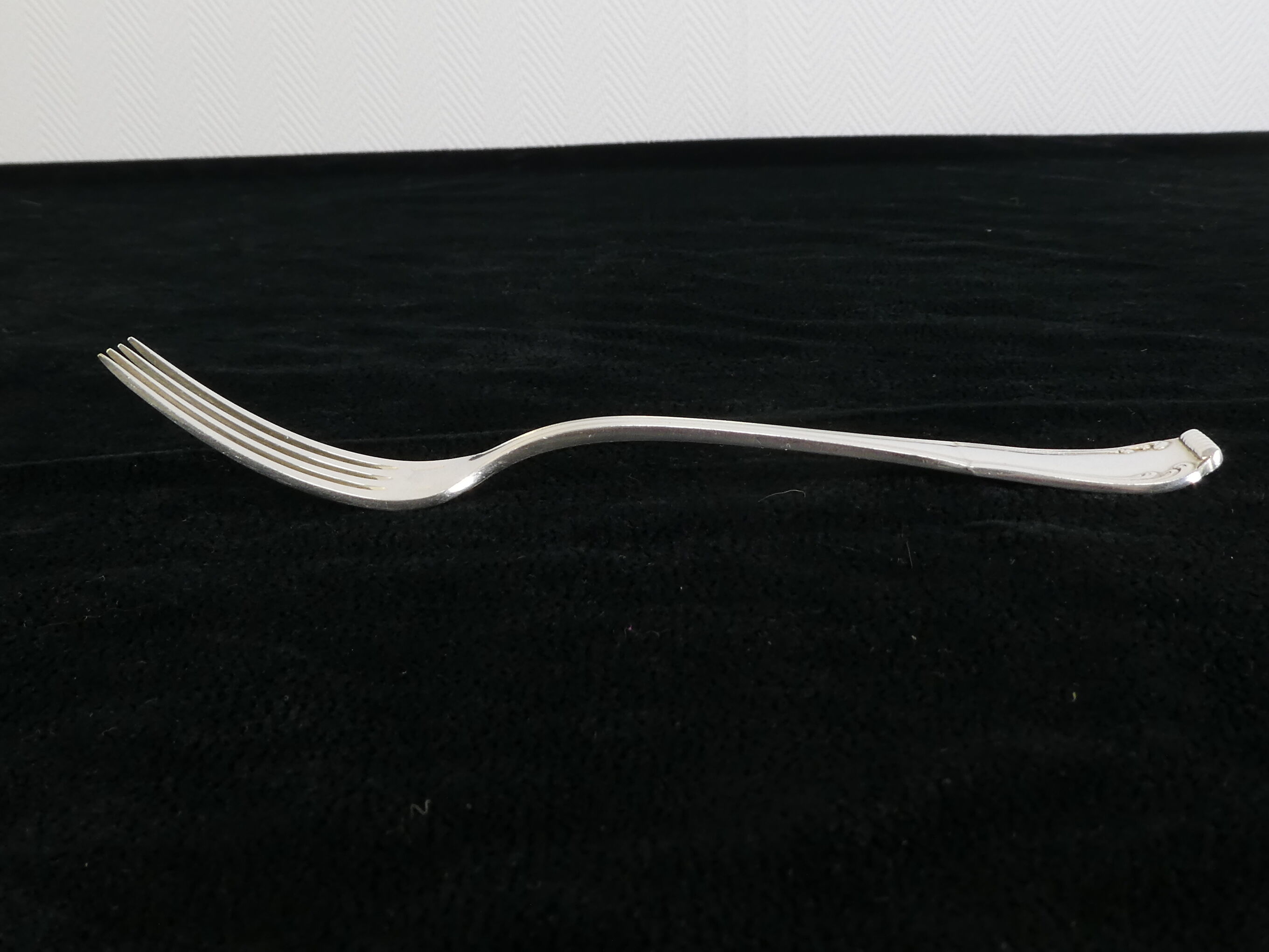 Set de 12 grandes fourchettes Boulenger en metal argenté modele regence berry
