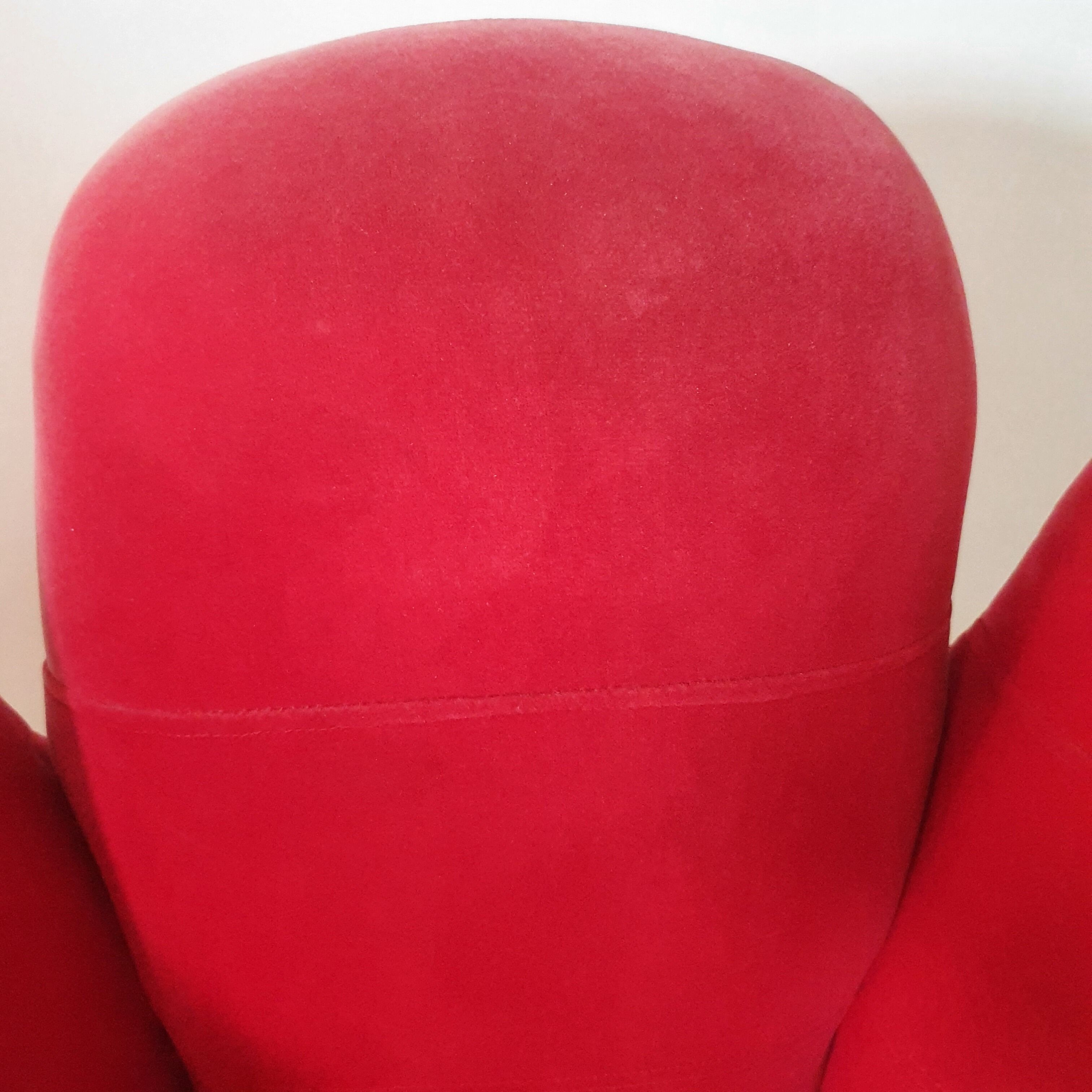 Vintage red hand armchair - 70s