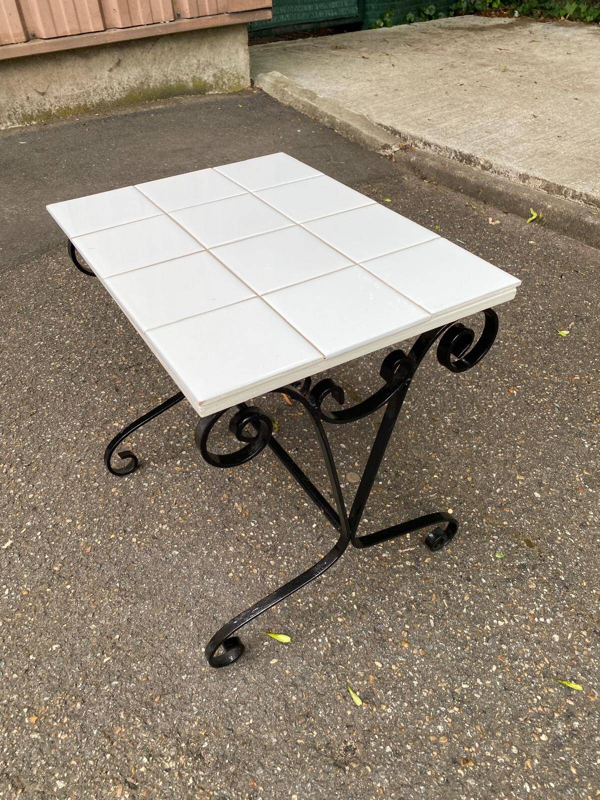 Table basse table d'appoint vintage en fer forgé noir et céramique blanche