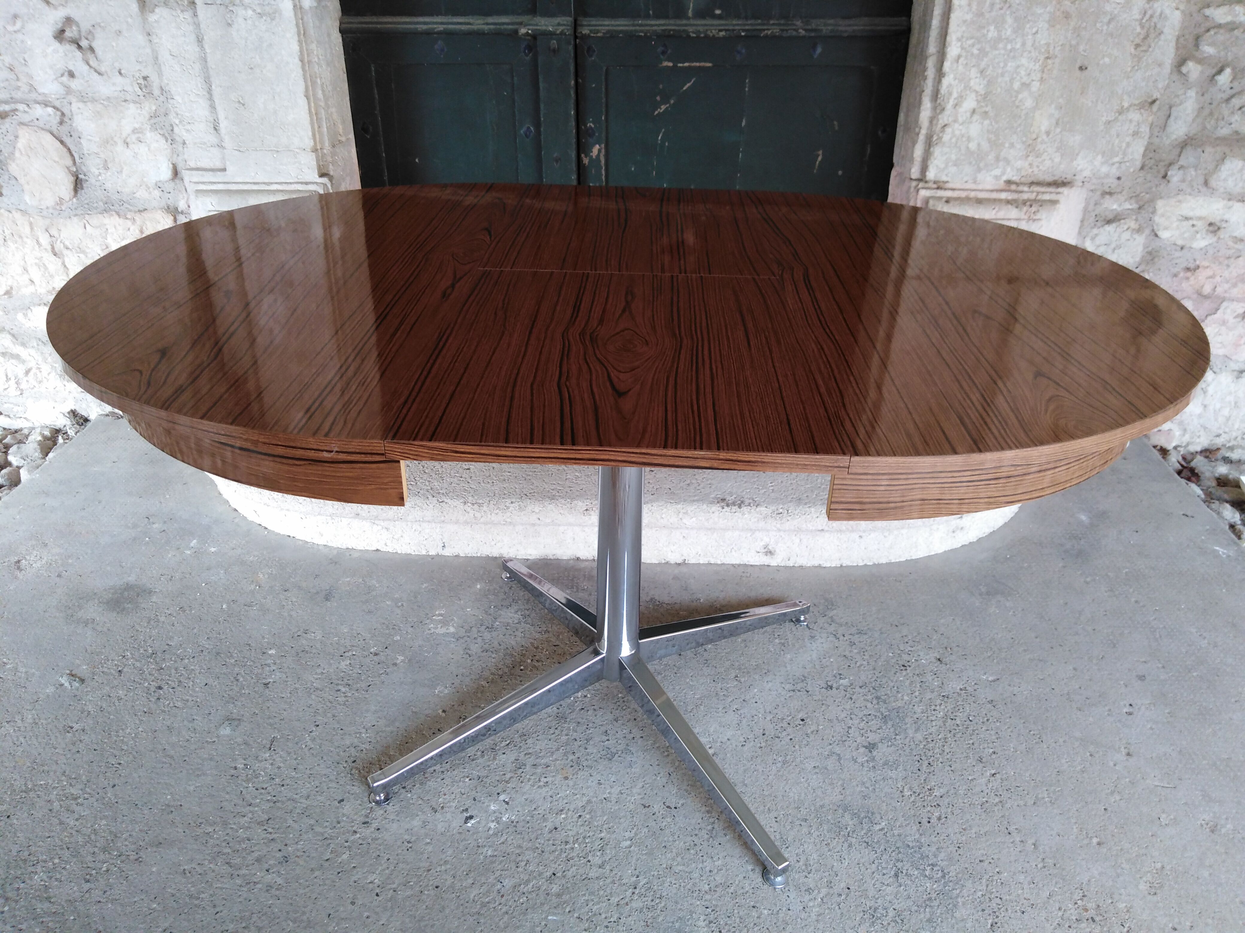Extended round table 1970
