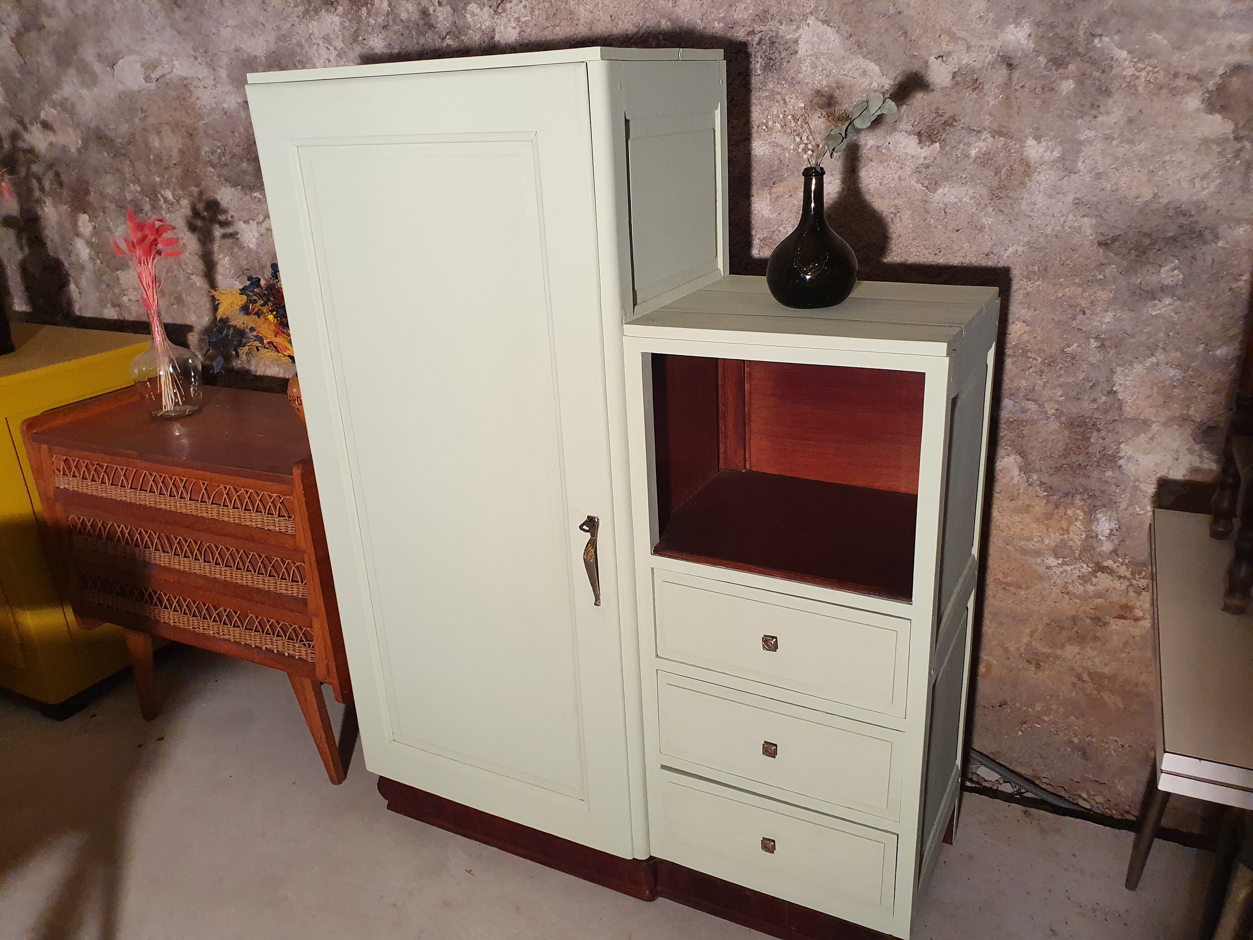 Armoire asymétrique