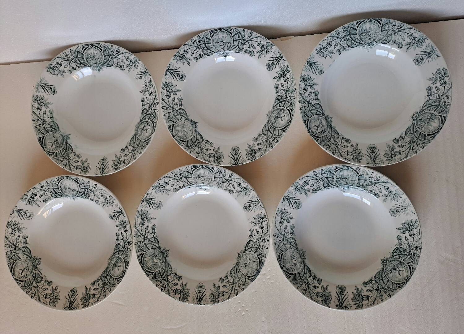 6 deep plates in Saint Amand earthenware, Persian model