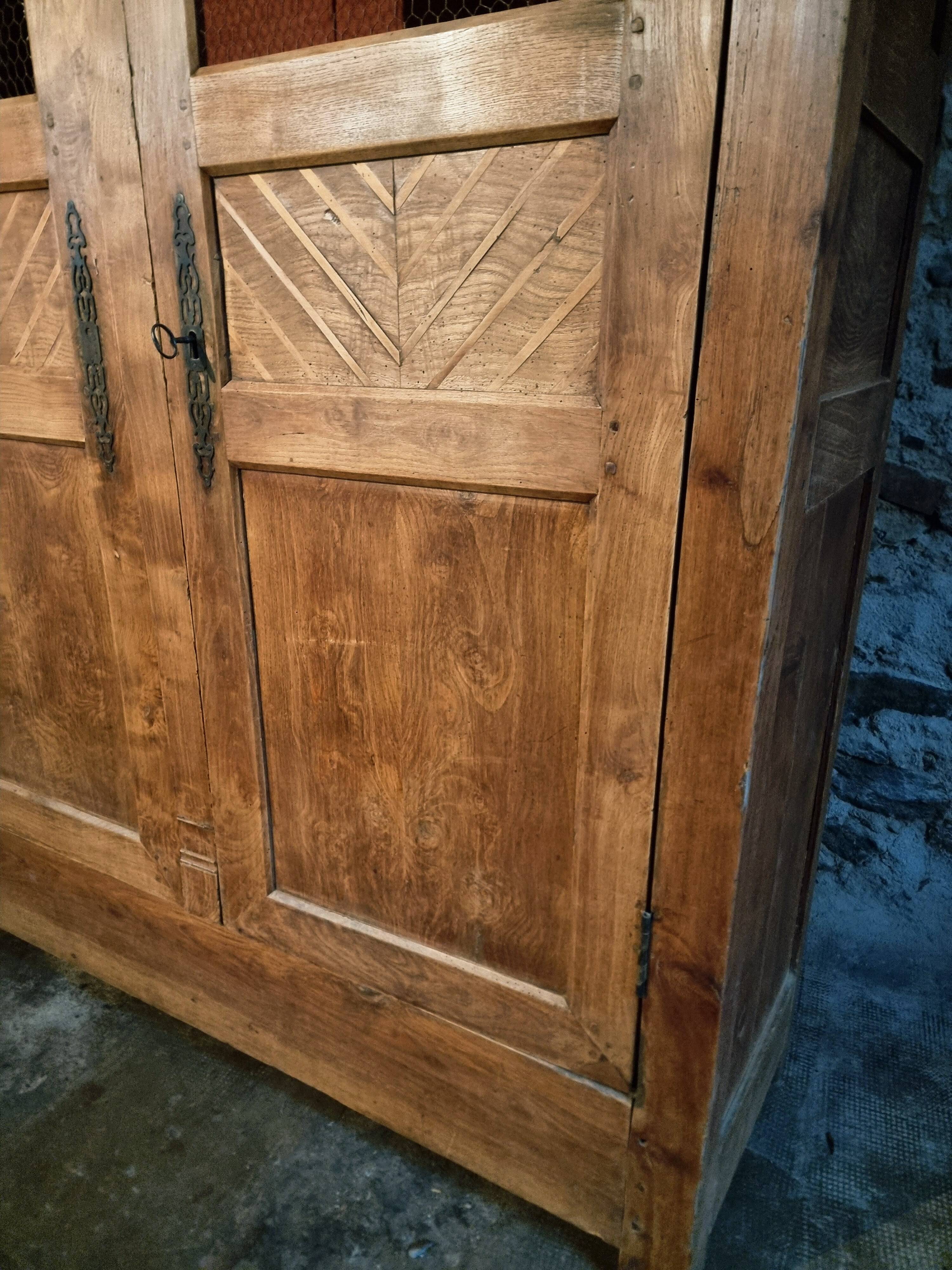 Armoire / placard français ancien – XIXe siècle