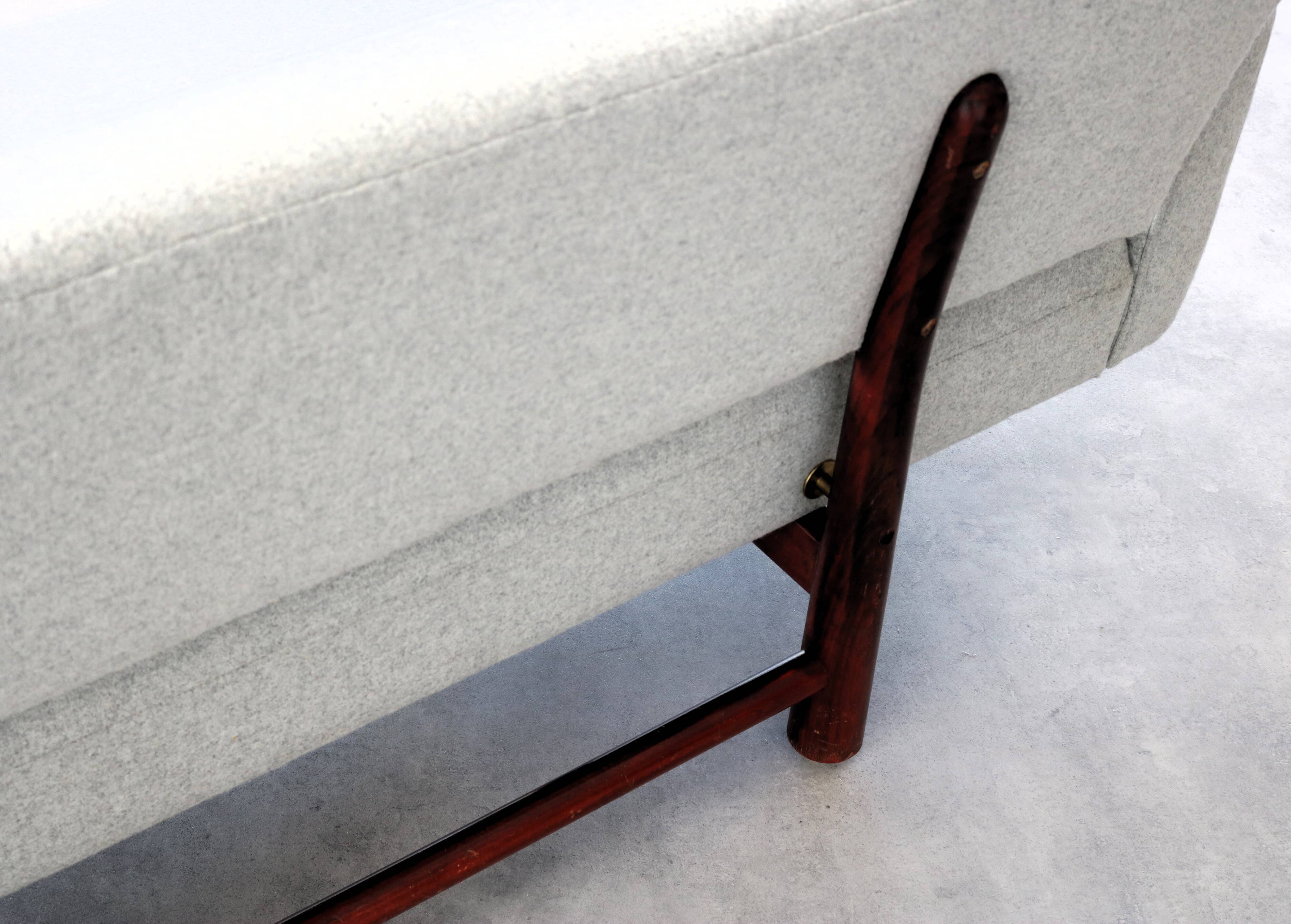 Rare sofa by Edward Wormley model "New York"