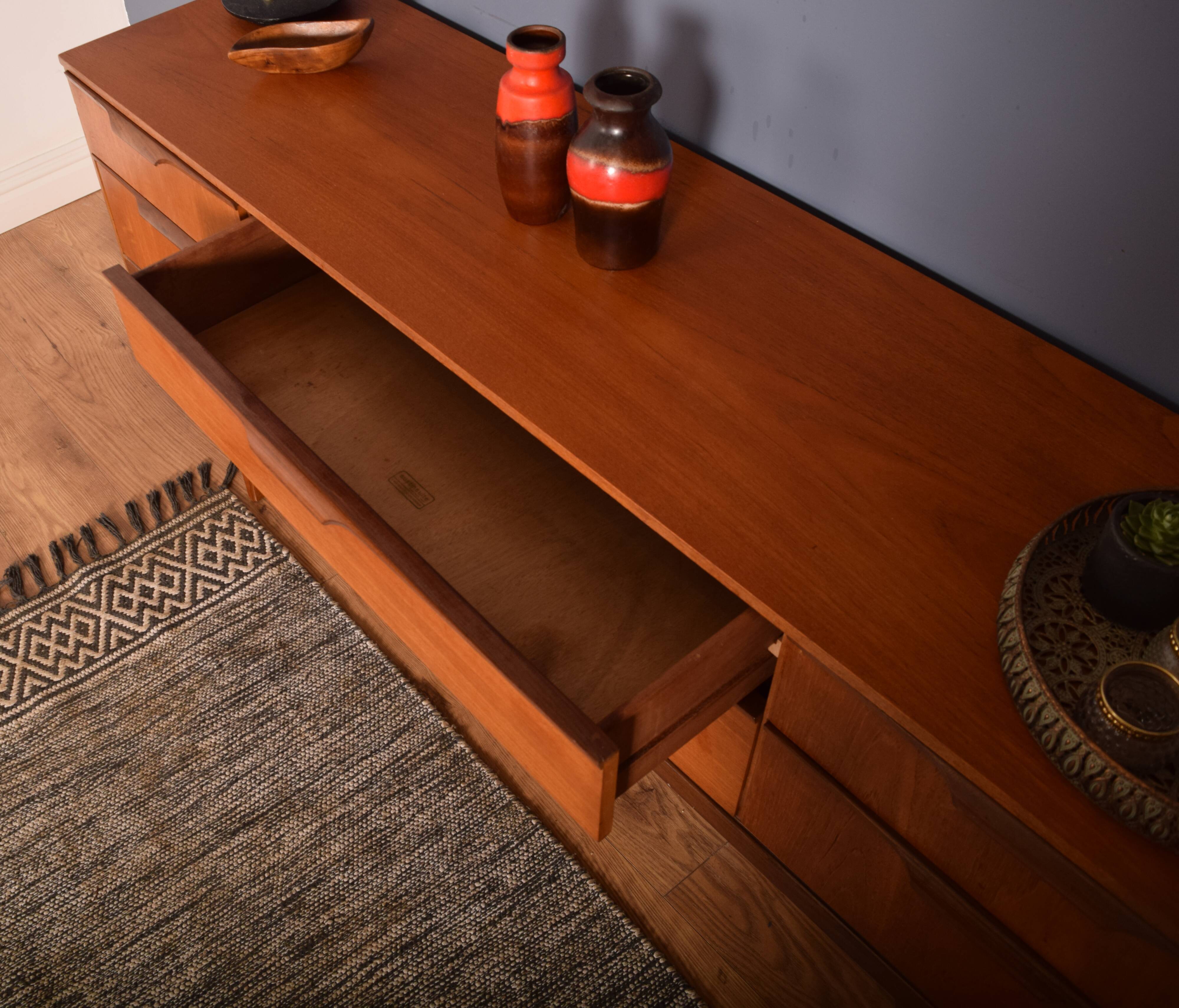 Enfilade en teck Austinsuite TV