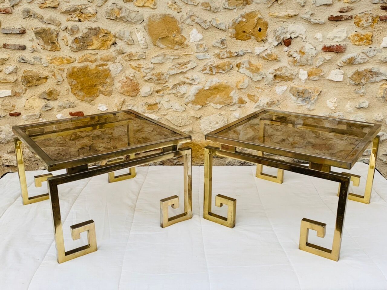 Paire de tables d’appoint laiton et verre circa 1970/80
