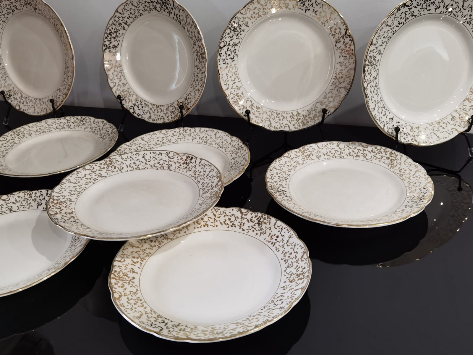 White and golden dessert plates Villeroy and Boch