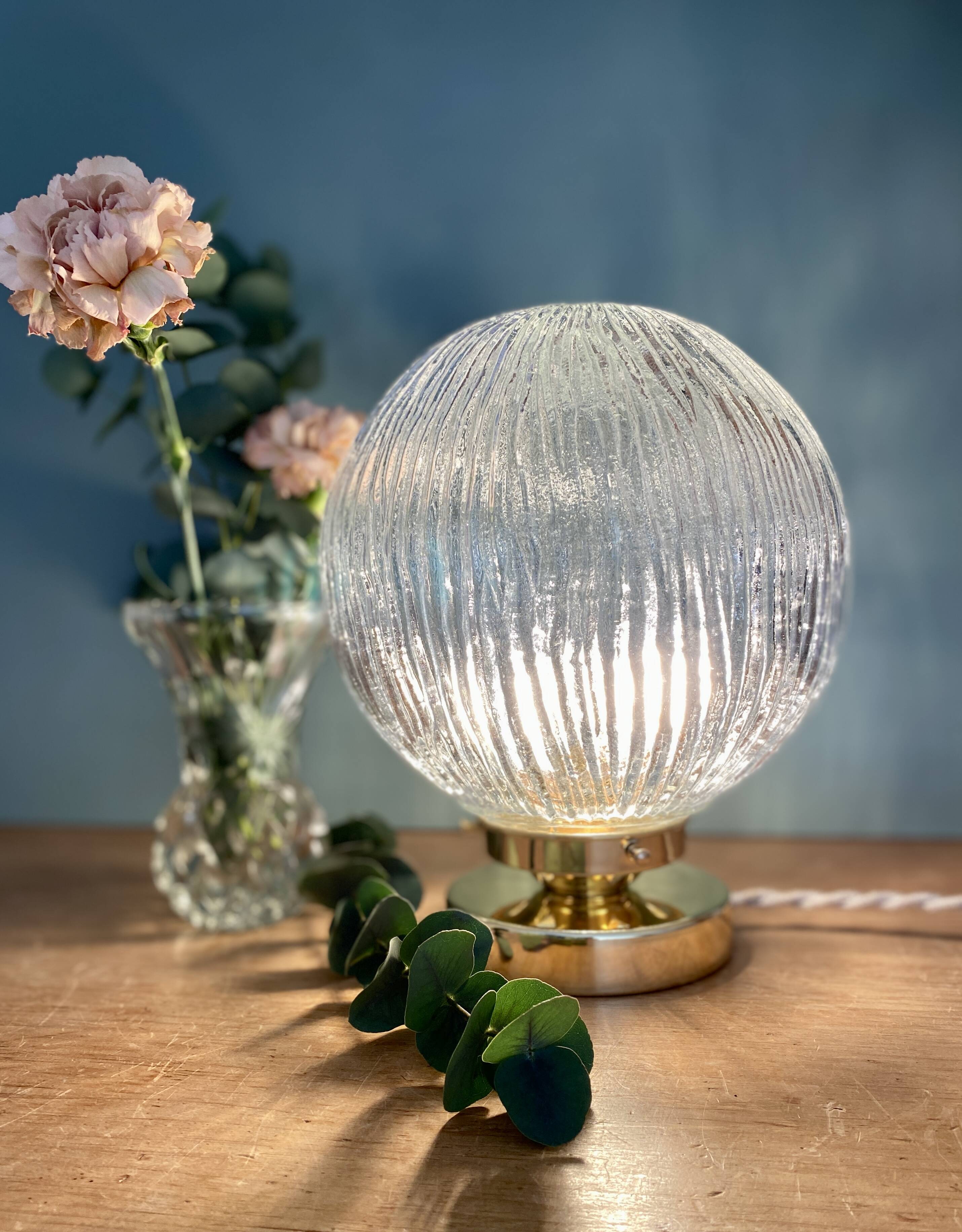 Vintage globe table lamp in ribbed glass