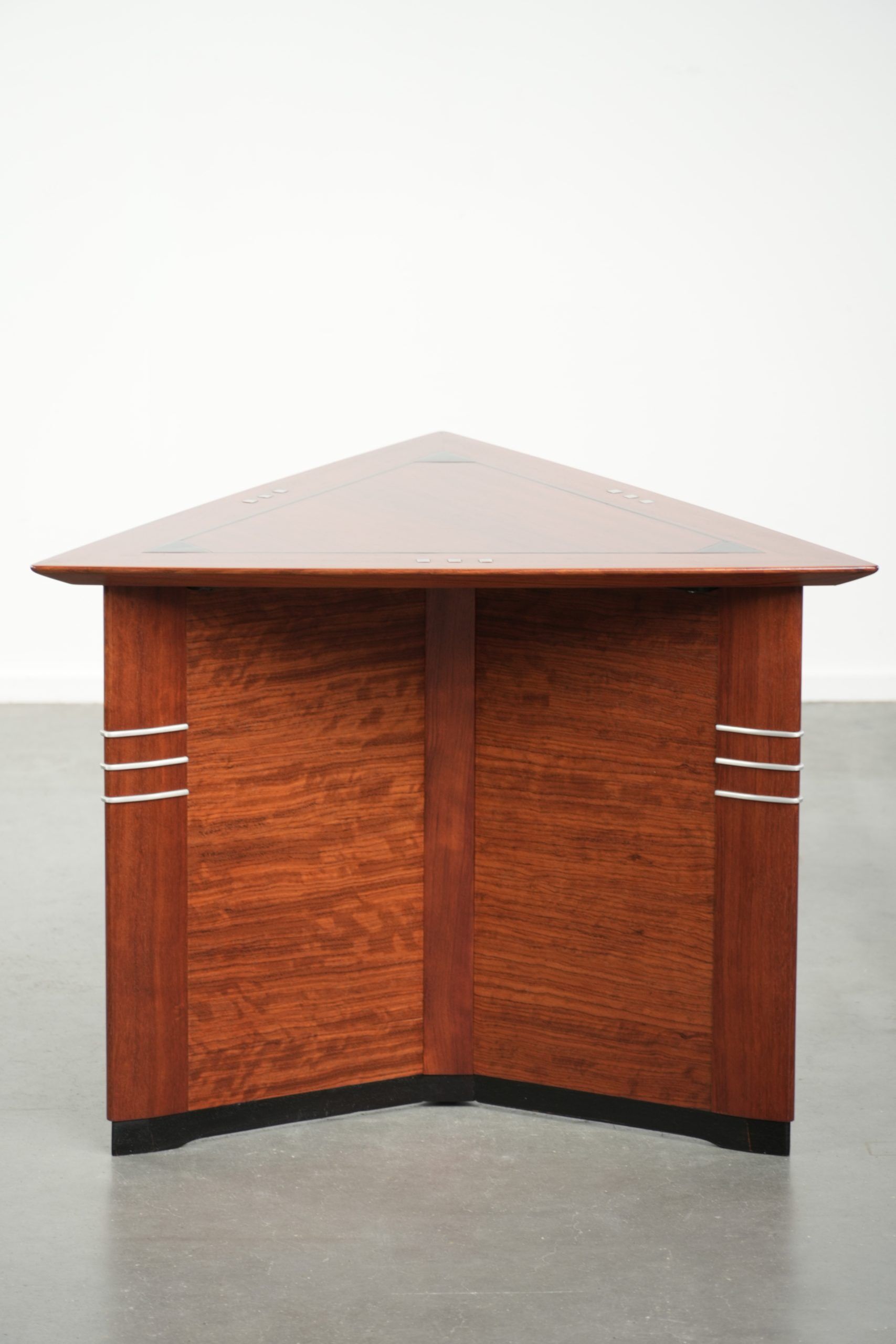 Table d'appoint, café Art Déco de forme triangulaire