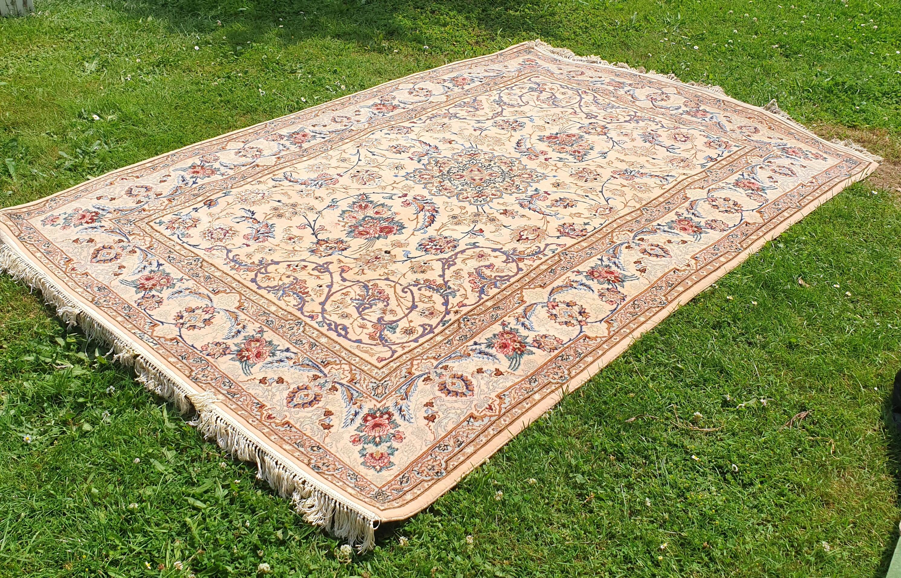 Vintage Isfahan Rug, Rug, carpet 225x150cm (7.4x4.9 ft) Floral Pattern