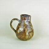 Kostanda, pitcher to speckled décor