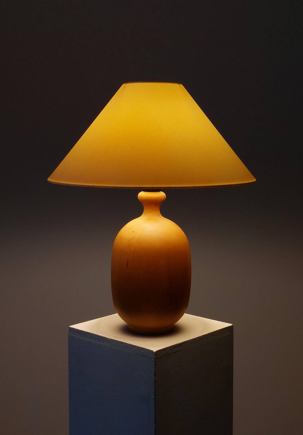 Rare vintage wooden table lamp by Dyrlund Denmark.