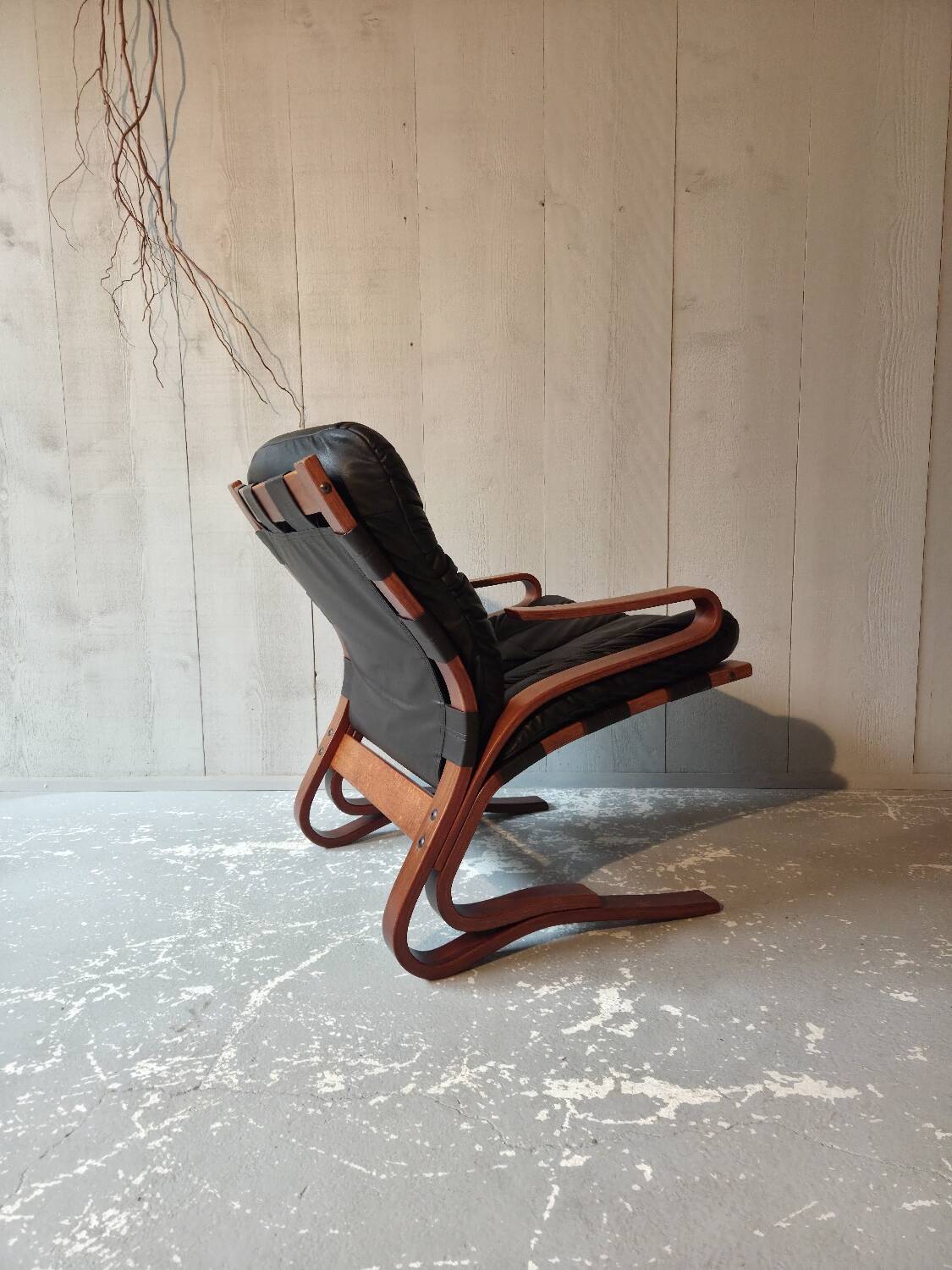 Kengu armchair