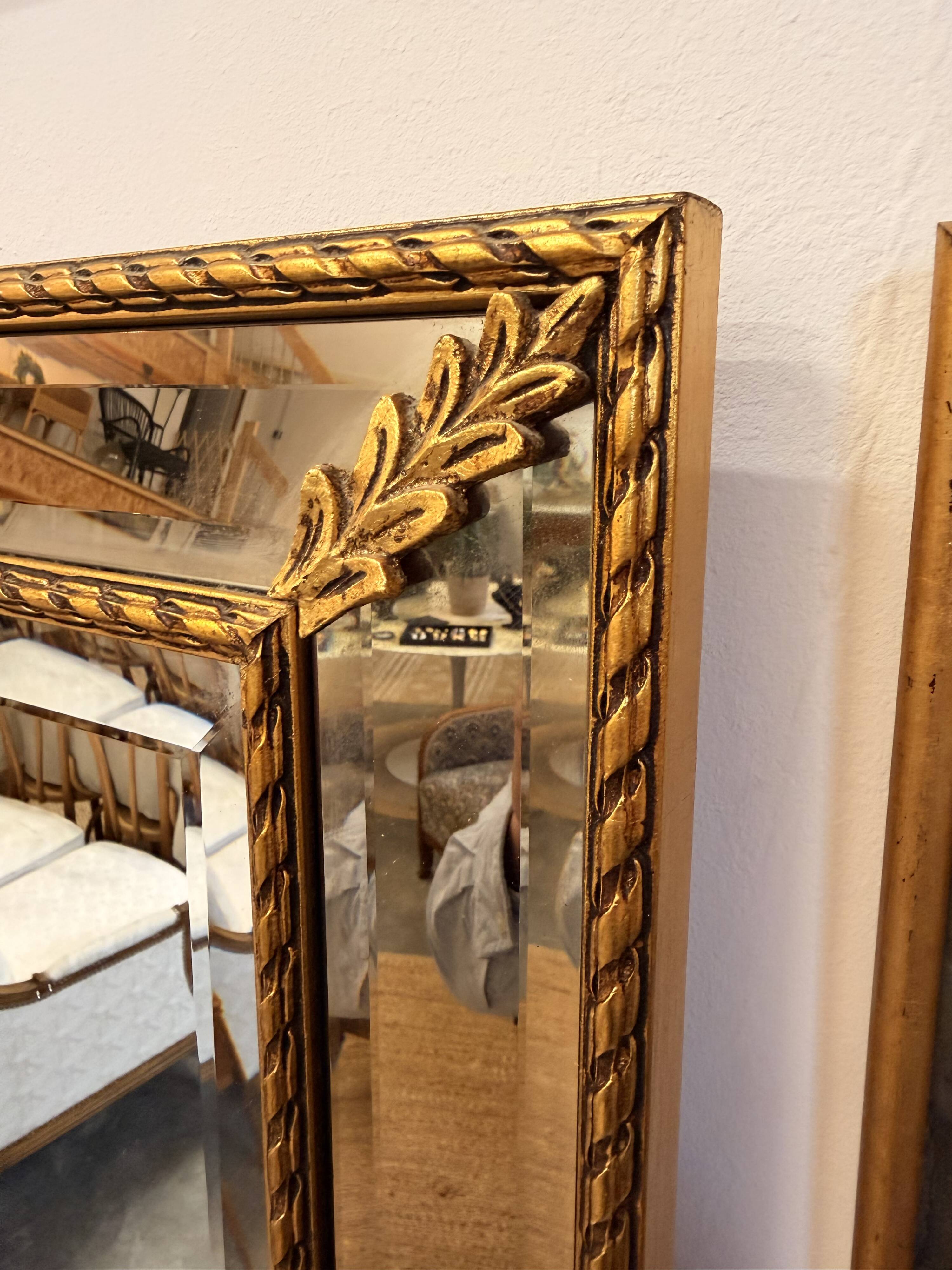 Miroir ancien biseauté doré style Louis XVI