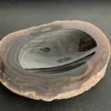 Empty vintage pocket in agathe stone