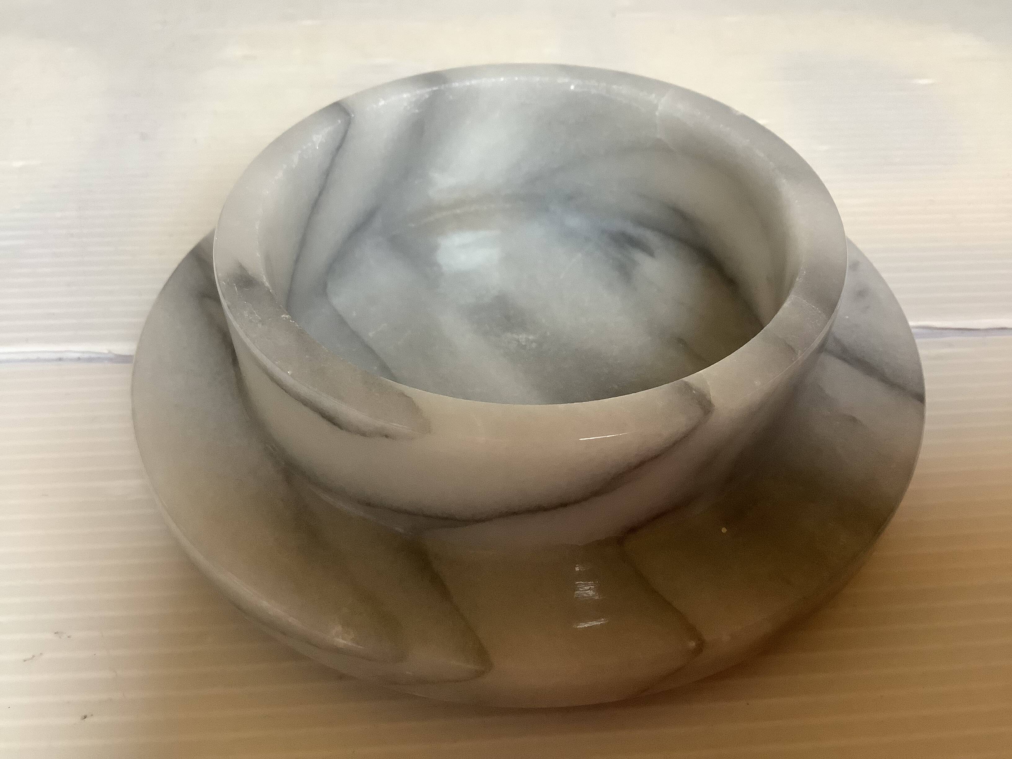Grey and white marble ring holder tray