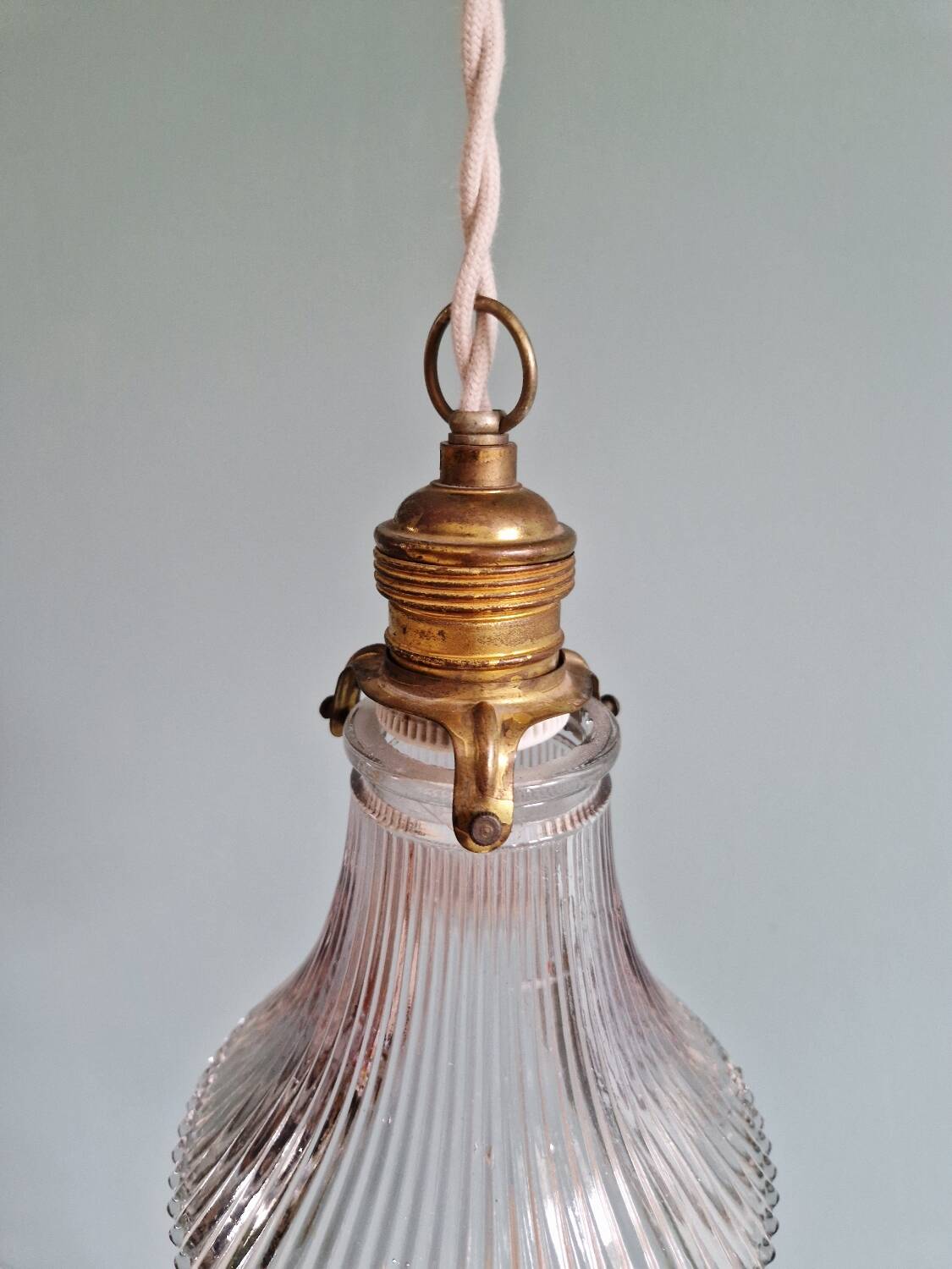 Suspension/baladeuse Art Déco en verre transparent rainuré, 1920-30 