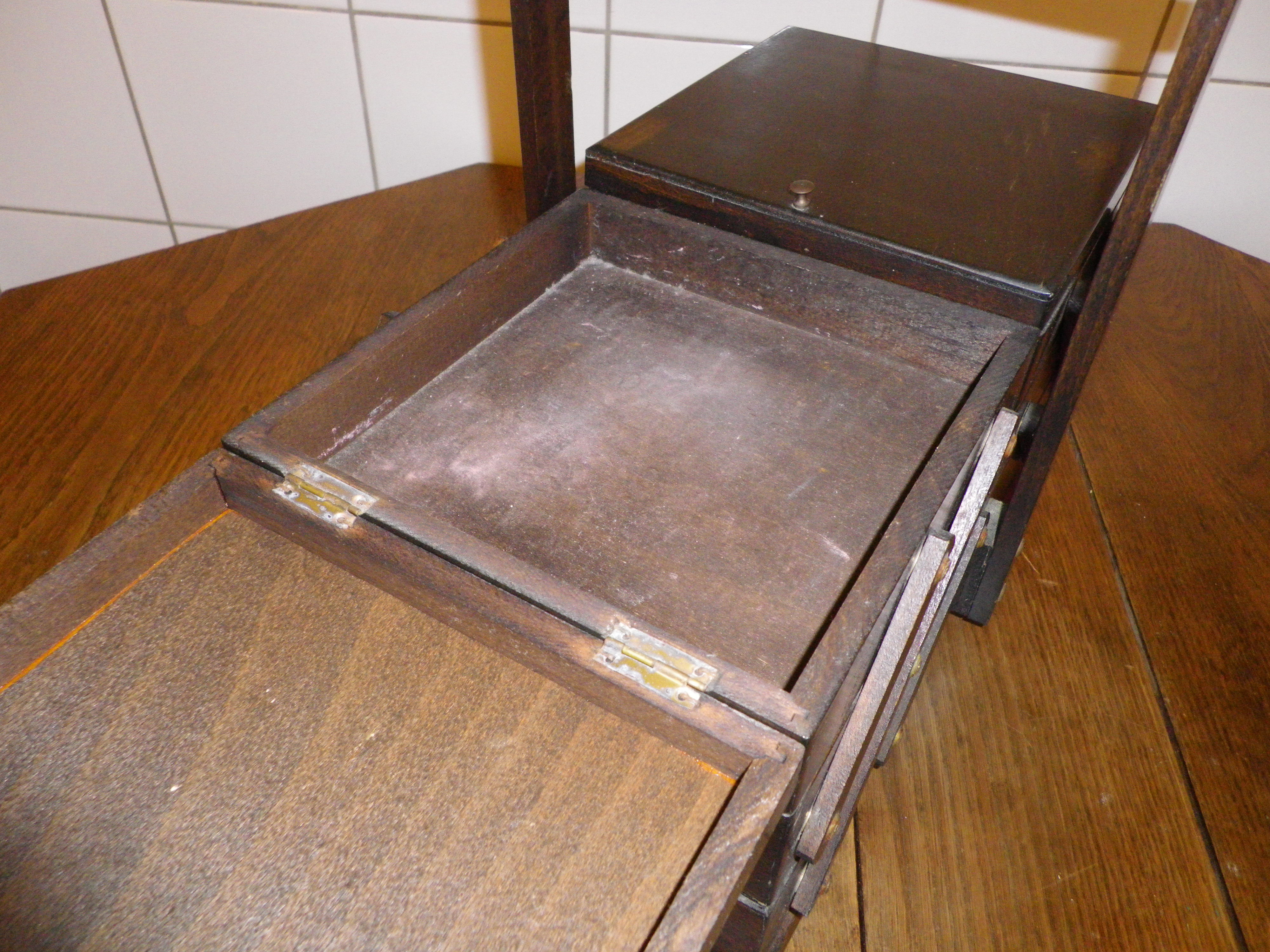 Wooden sewing box to lay from the 1960s/70s