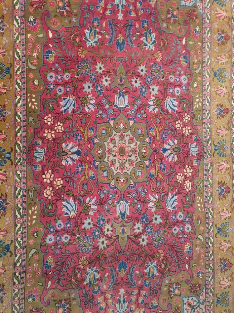 Old vintage carpet old pink 140 x 240 cm