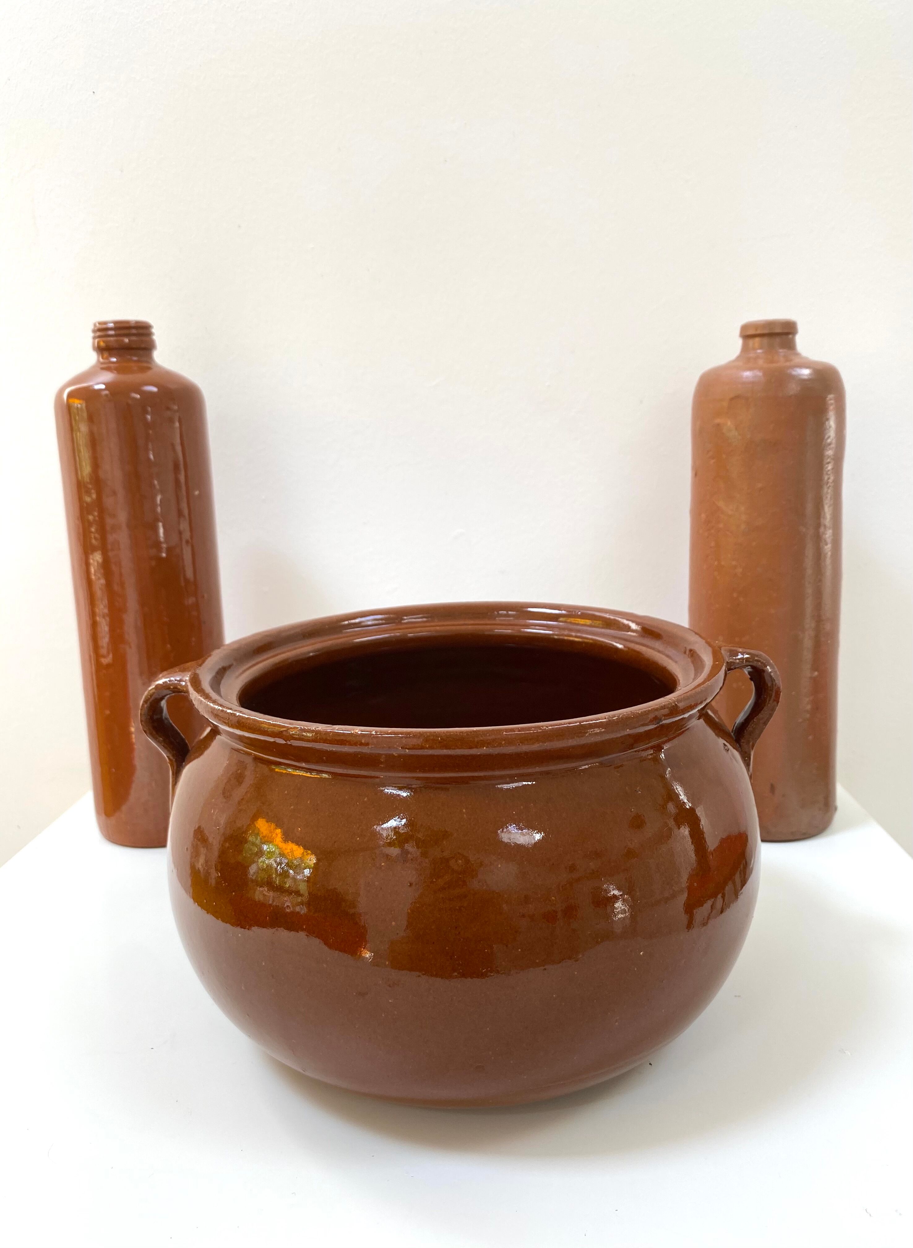 Glazed sandstone pot cover