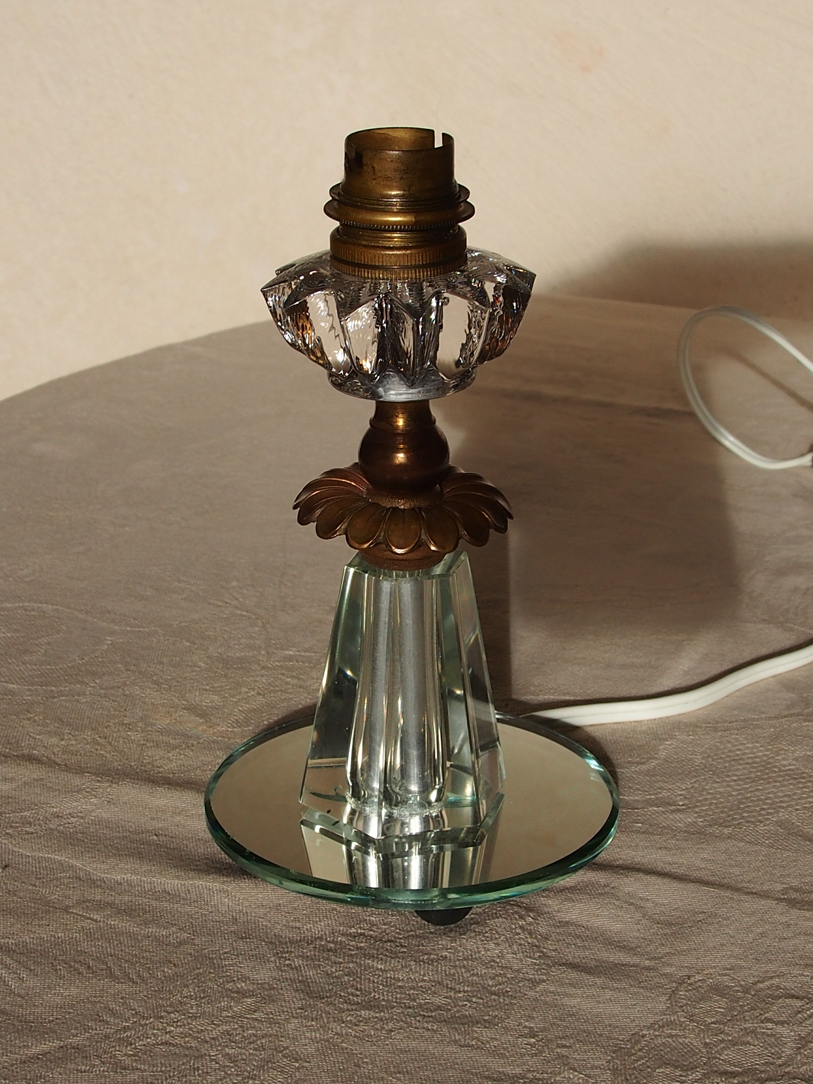 Pied de lampe en verre
