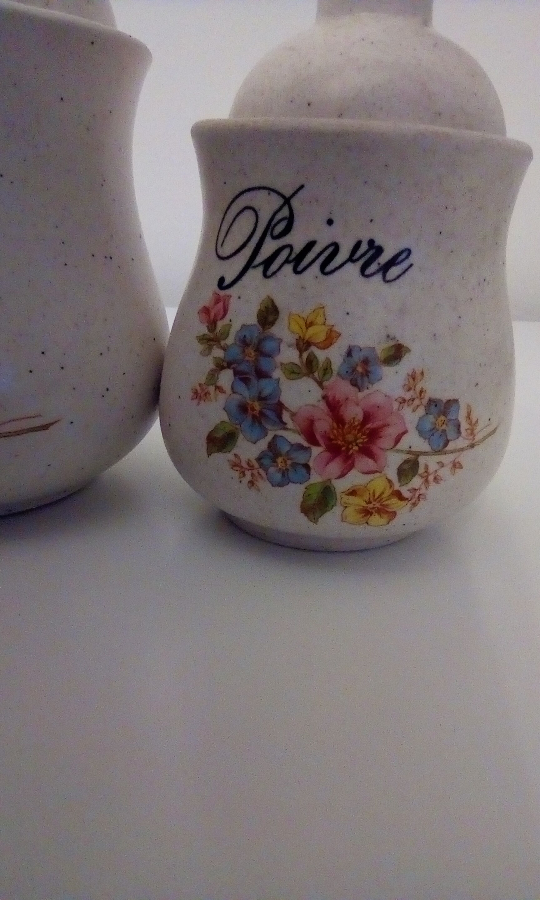 Series of 4 kitchen pots - floral motif