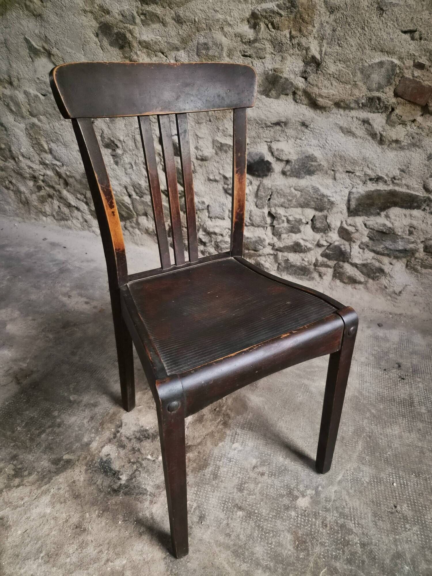 Set of 4 antique French bistro chairs Stella, circa 1900–1920.