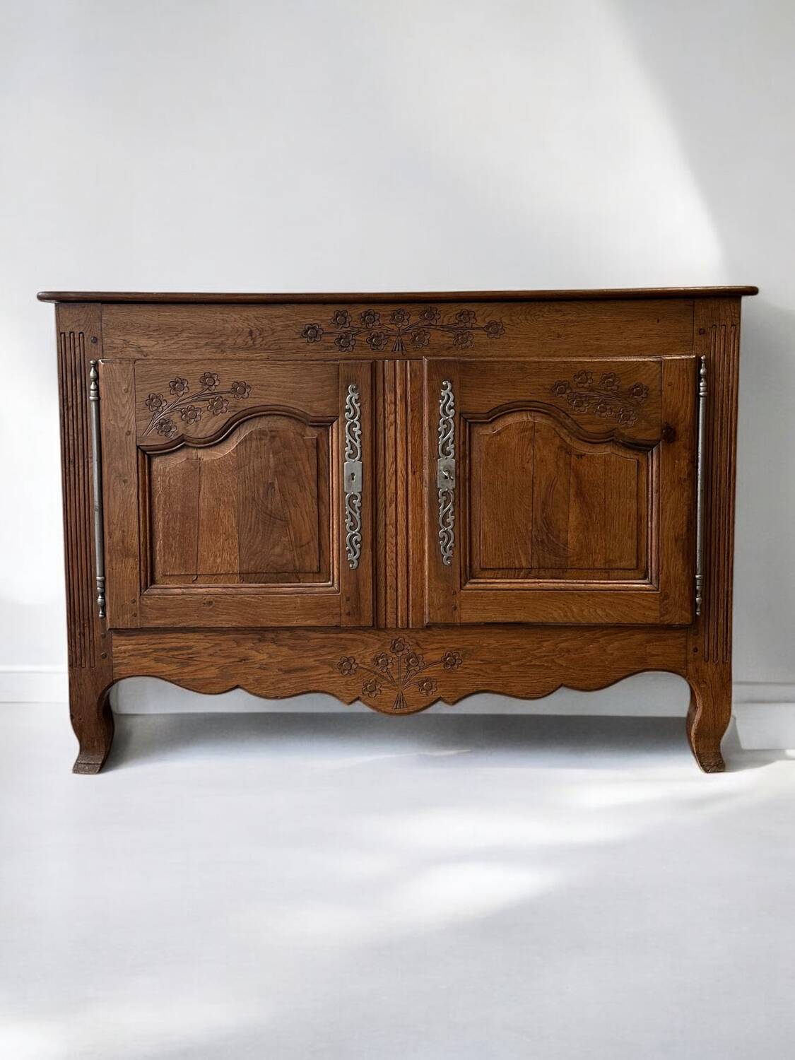 2-door solid oak sideboard