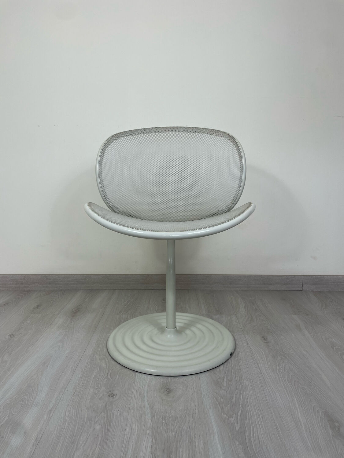 Chair ' o Line ' by Herbert Ohl