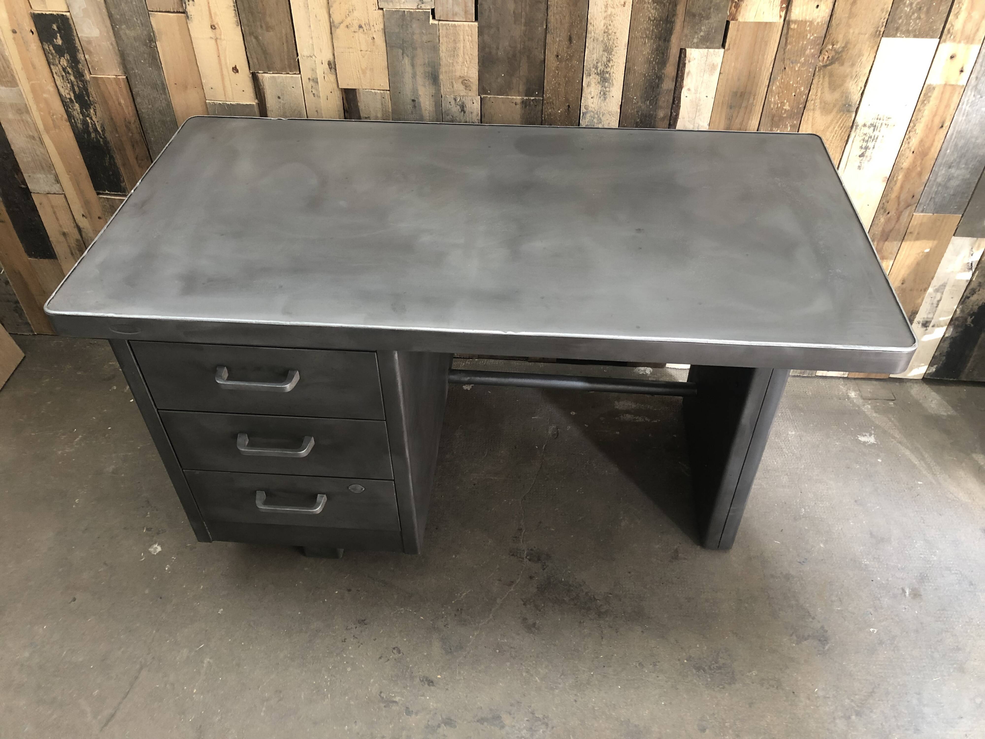 Strafor Industrial Metal Desk