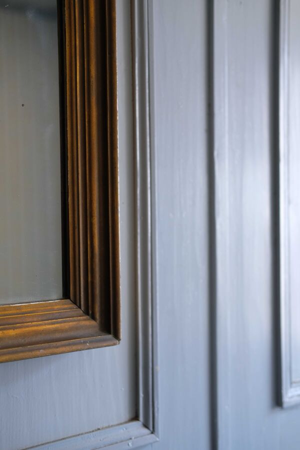Vieux miroir en bois