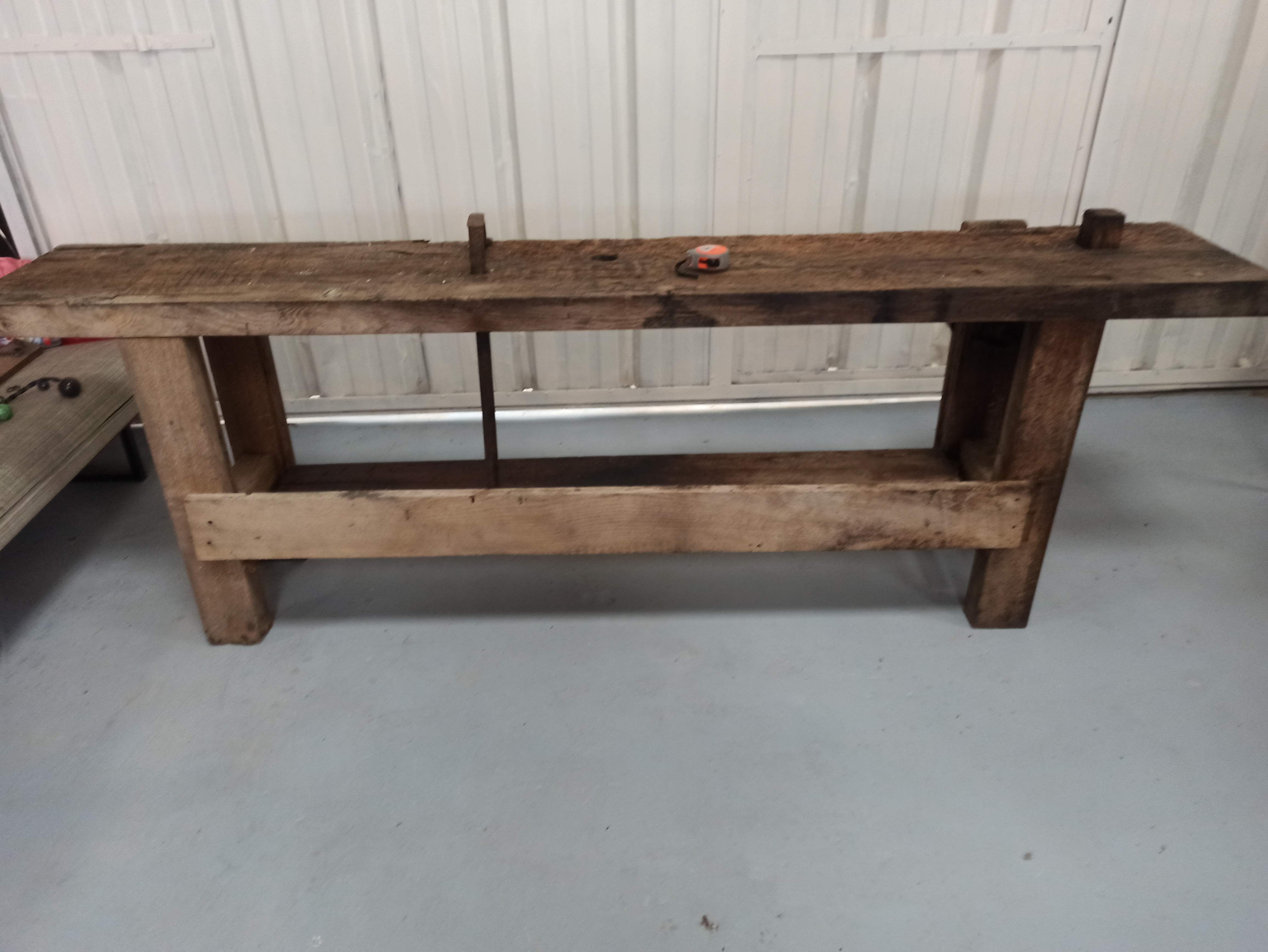 2m40 - Large old wooden workbench - vice - valet