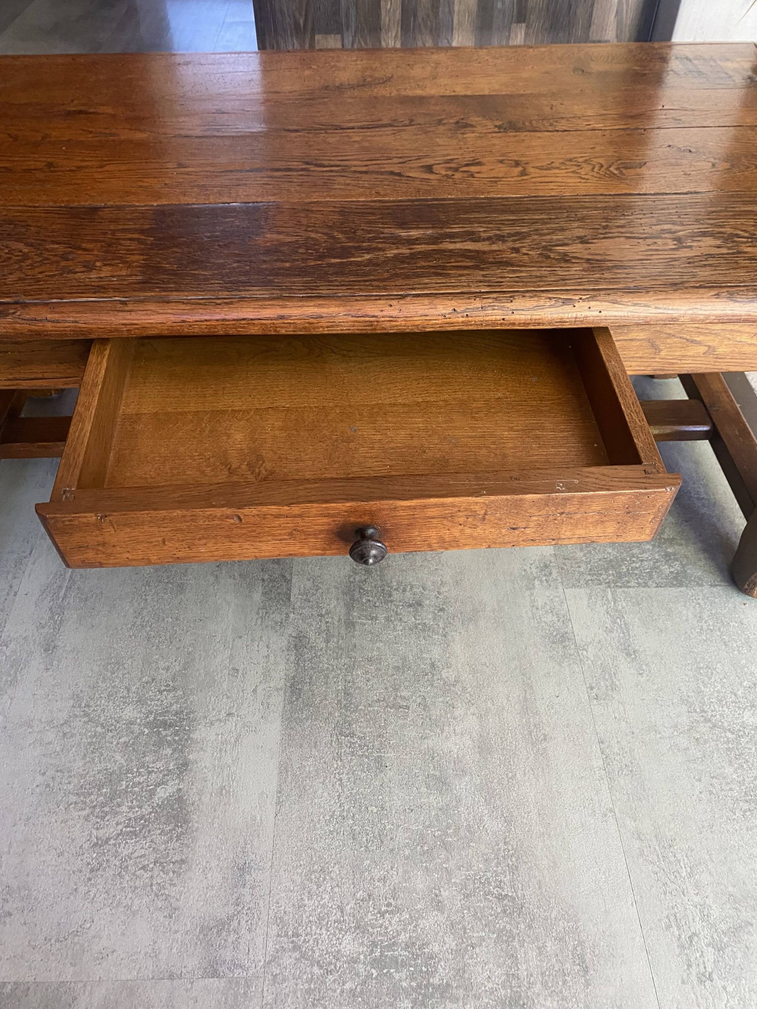 Rustic farmhouse antique coffee table made of solid oak with 1 drawer 50.