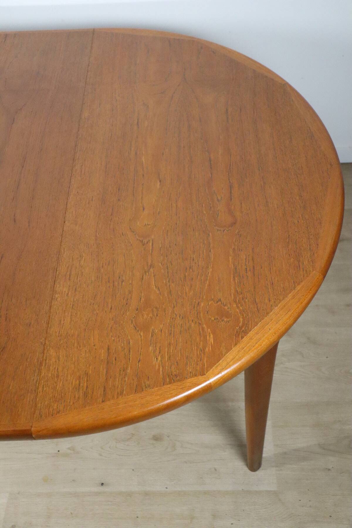 VV Mobler Spottrup Scandinavian extendable teak table, 1960