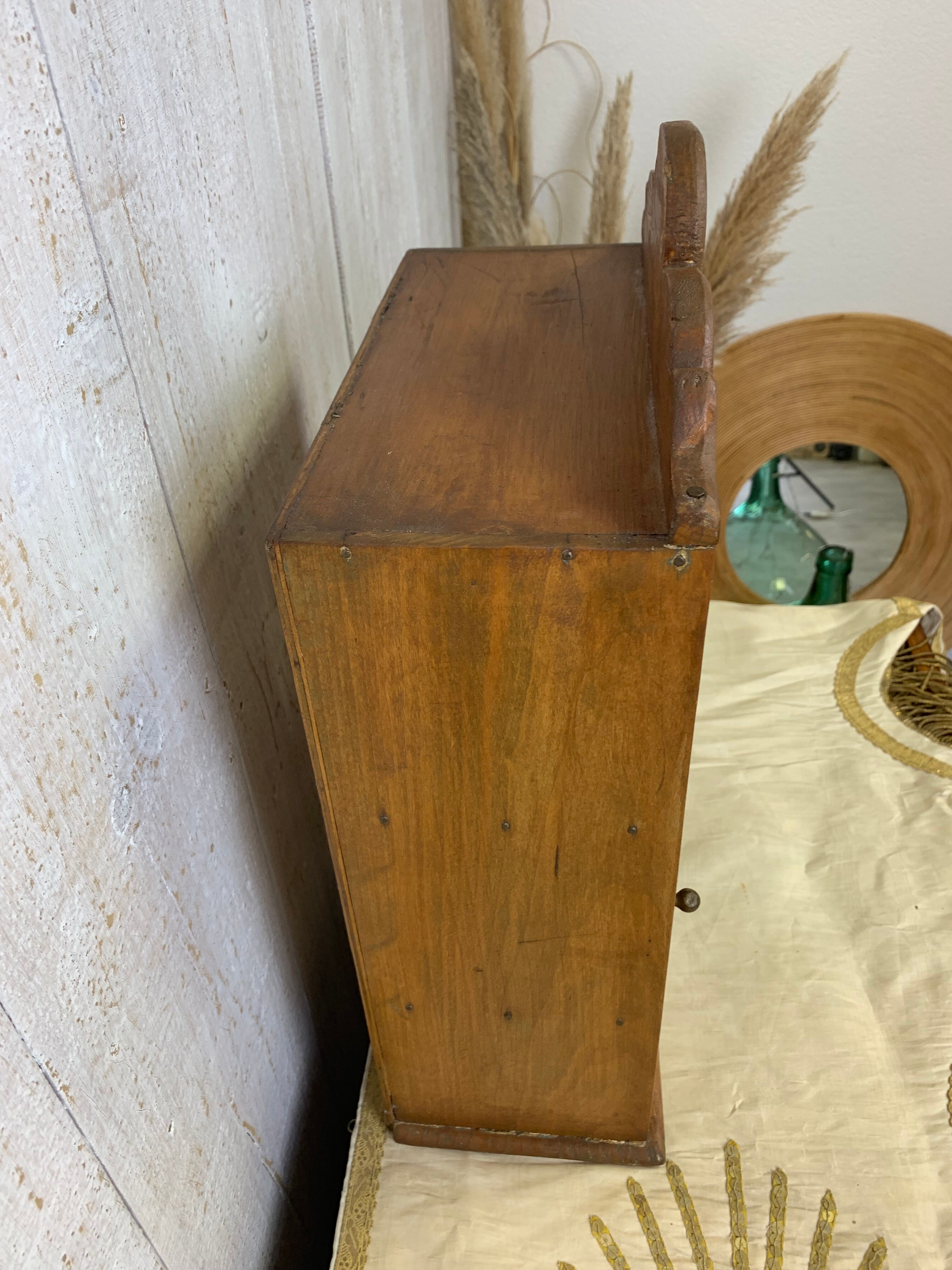 Vintage showcase