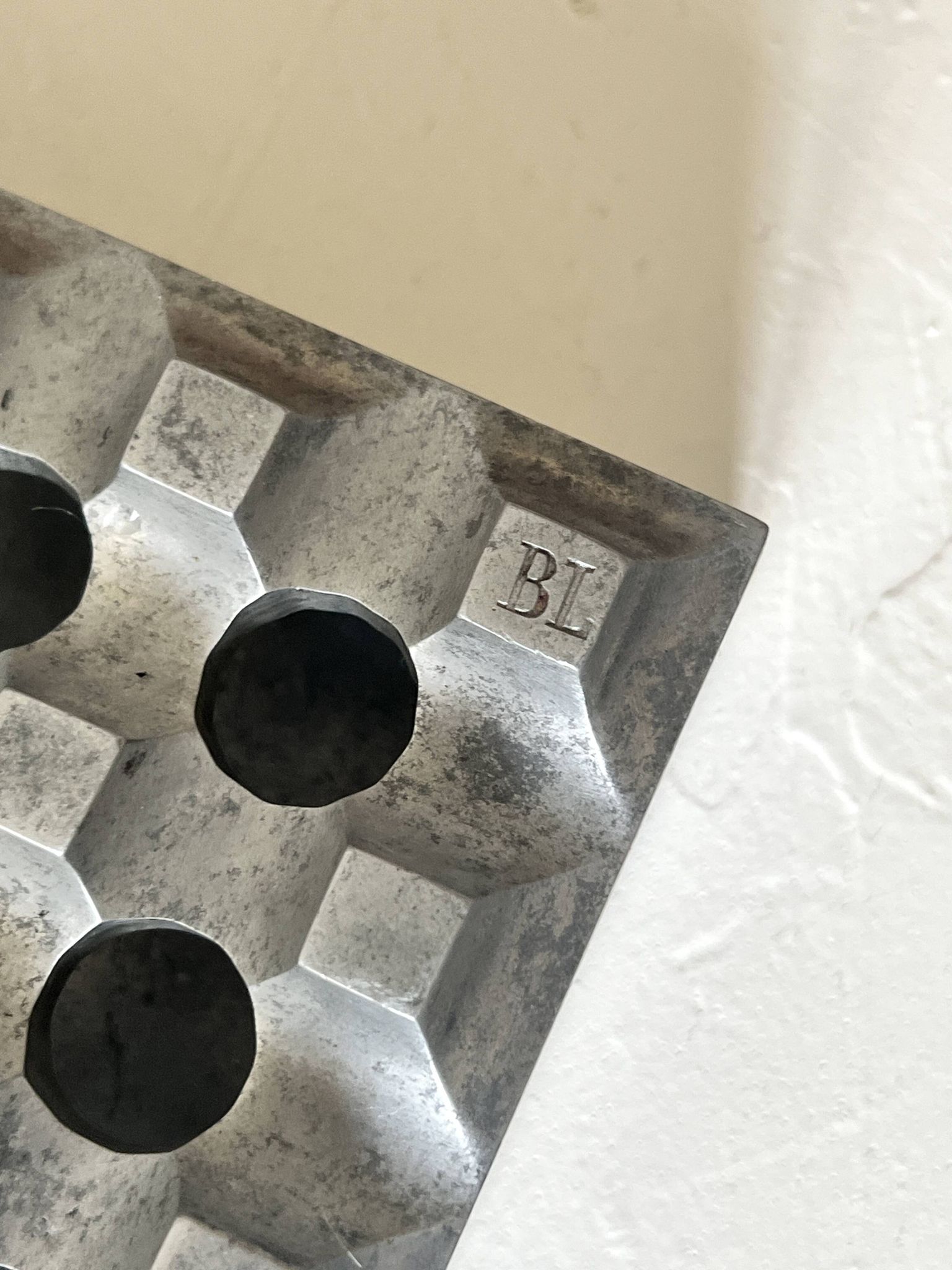Grand cendrier ultima en aluminium signé LJUNGBERG & BACKSTRUM