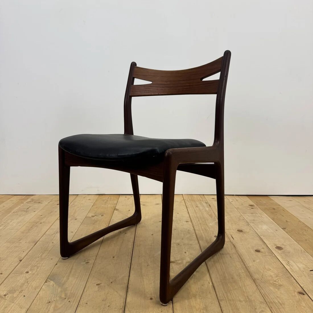 Chaise en teck rembourrée, années 1960