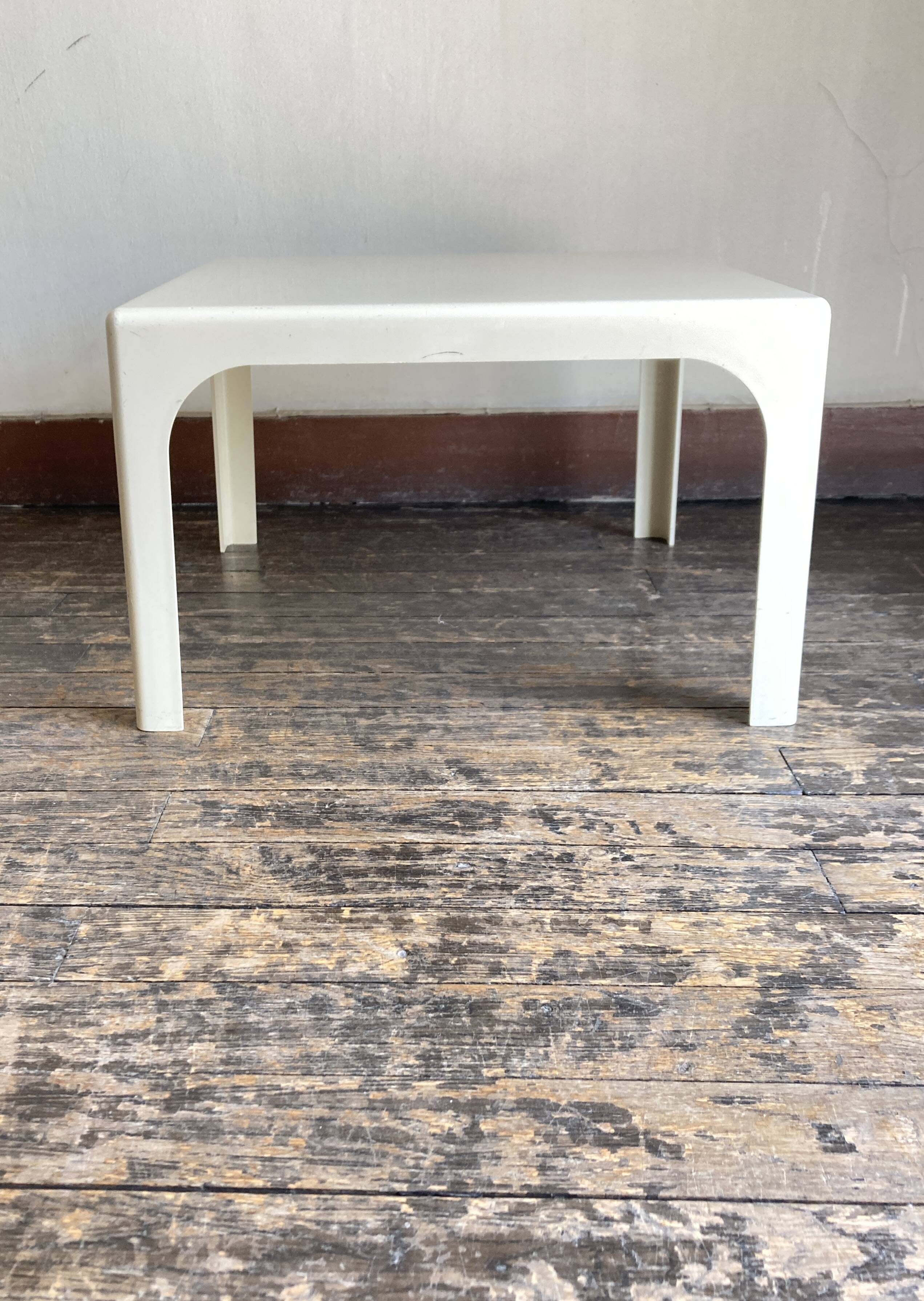 Space age coffee table Flair for Prisunic 1970 white