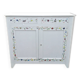 Parisian buffet decorated with flowers