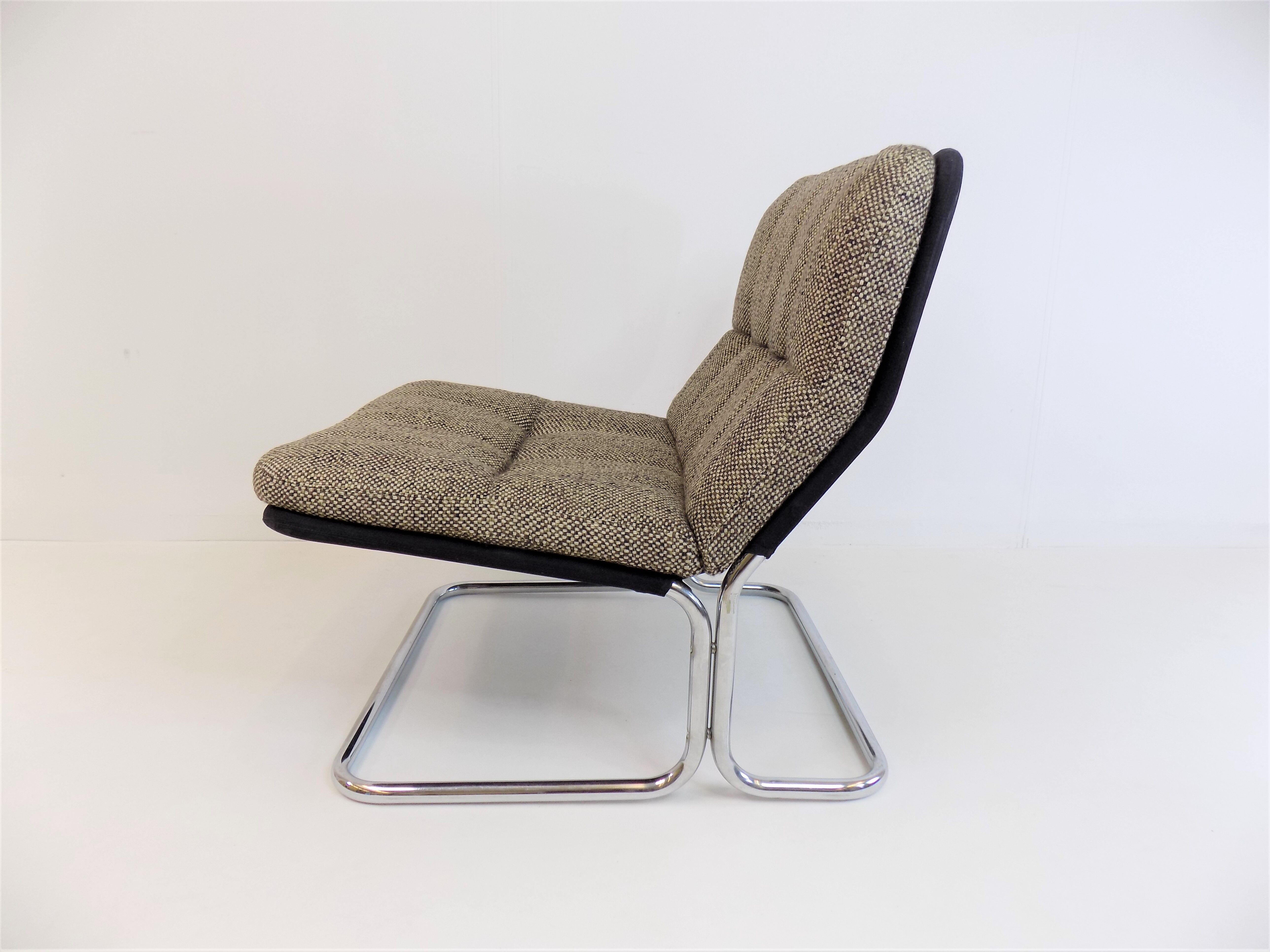 DUX International lounge chair